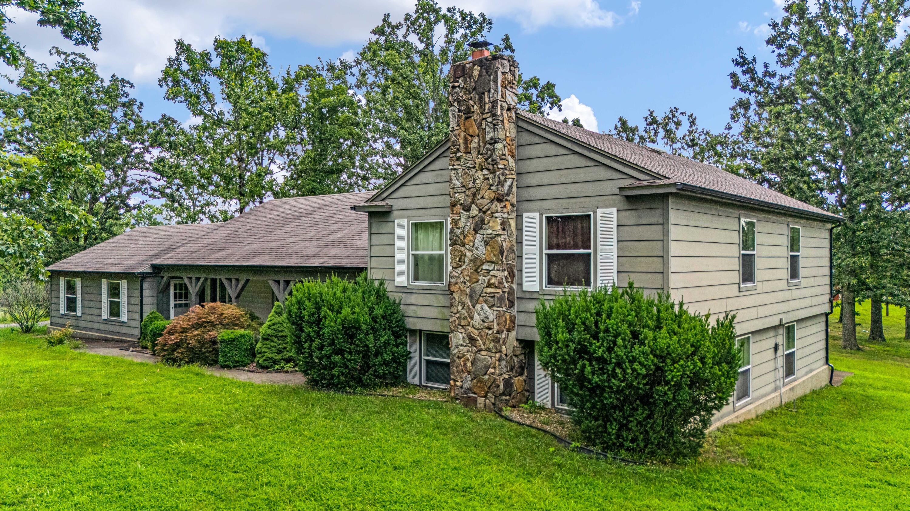 2502 County Road 6380 1