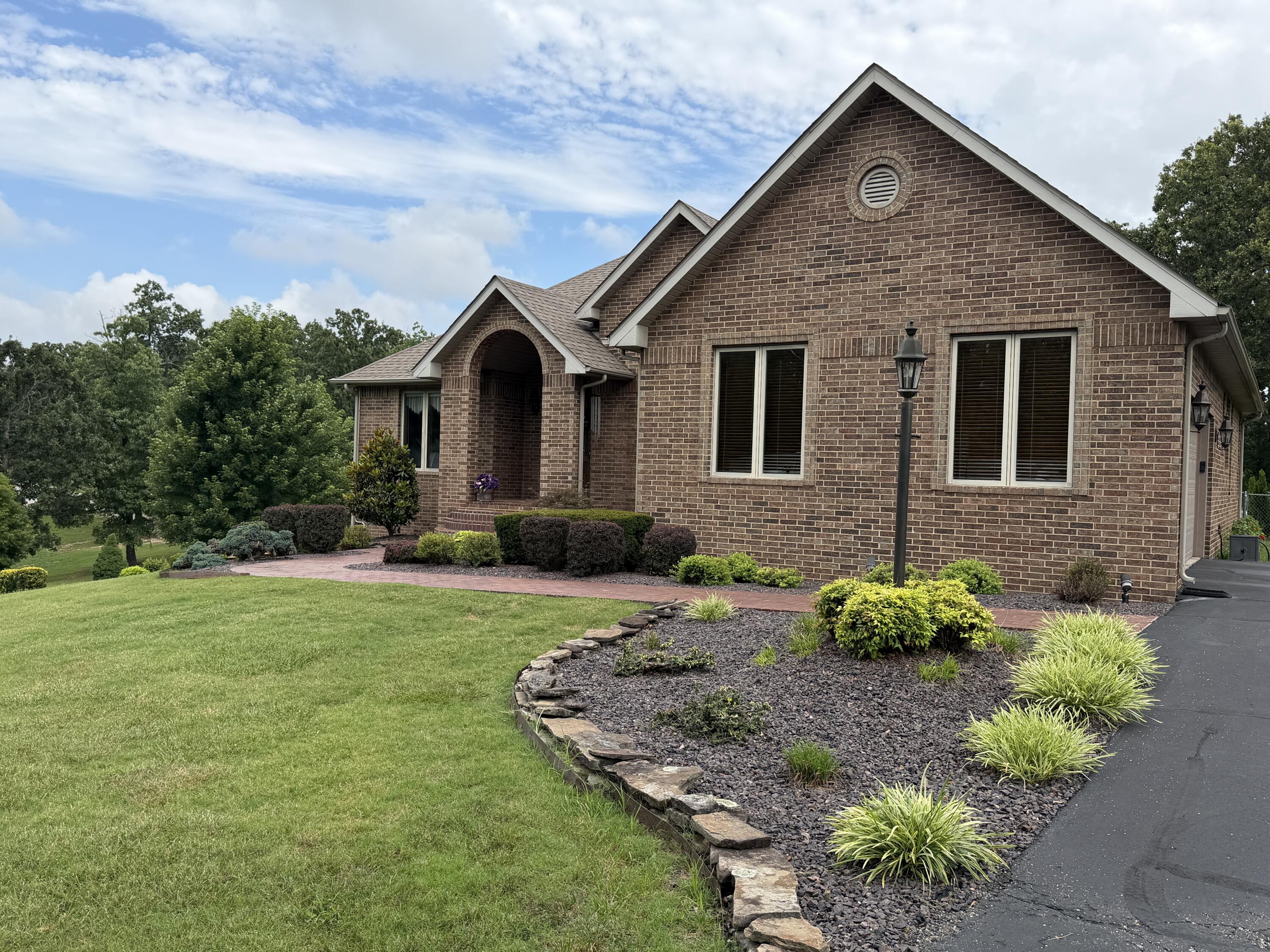 10642 County Road 8070 1
