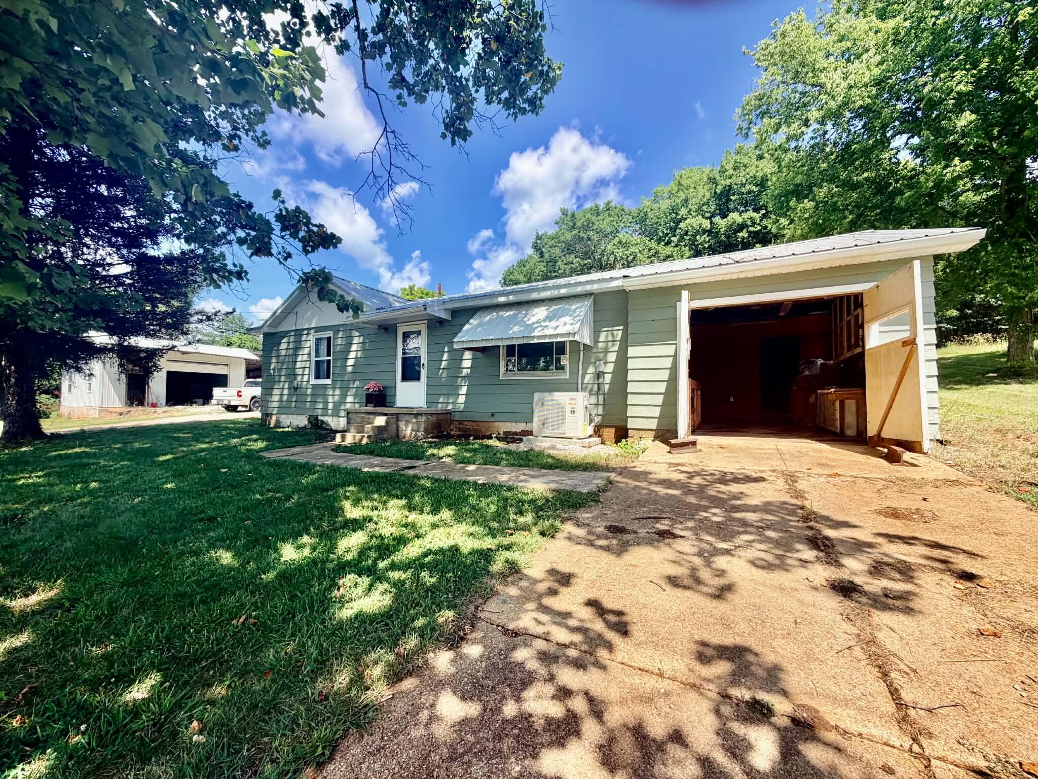 15003 W Old Eminence Rd 15017 Old  E 1