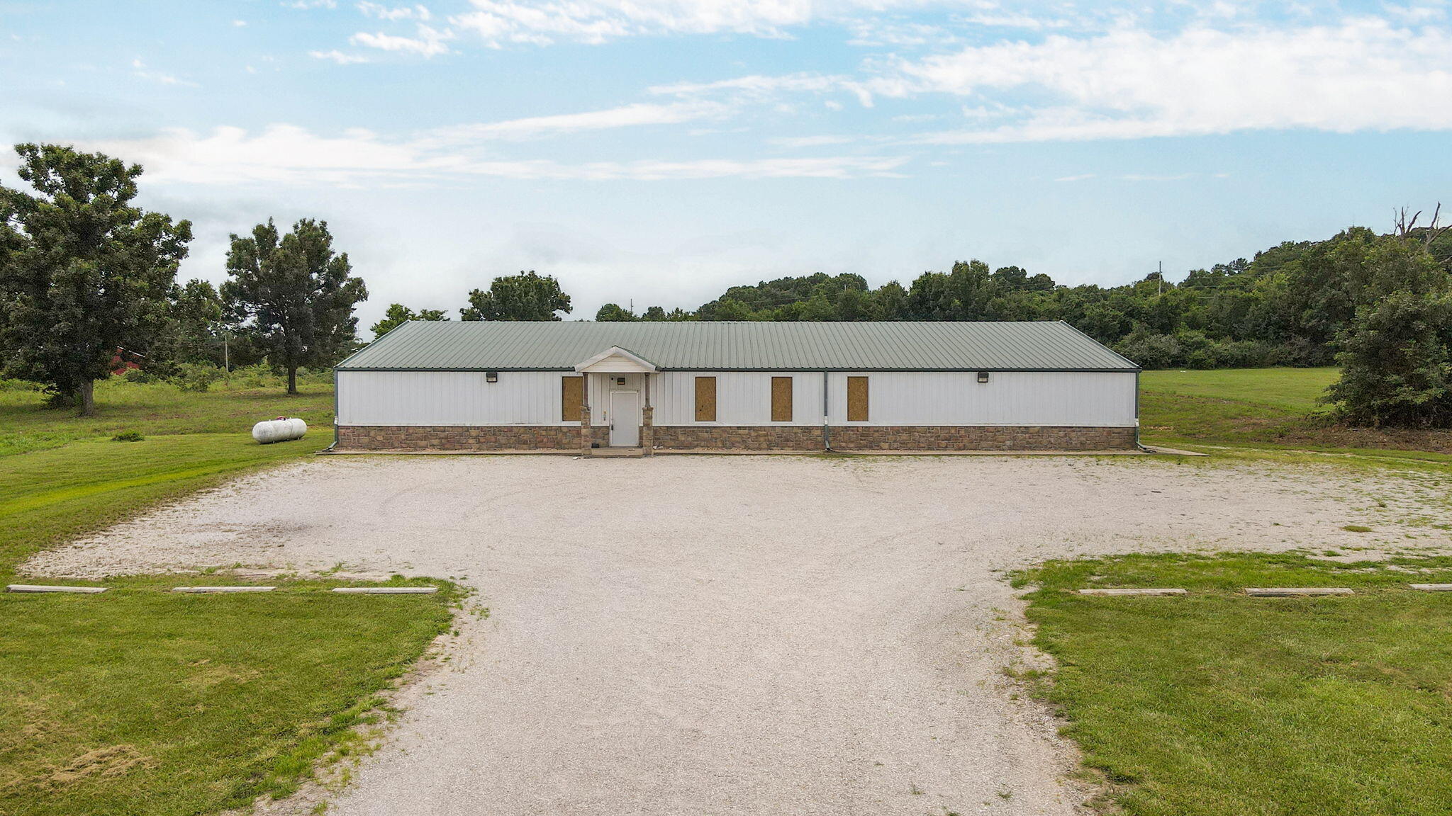 990 Schoolview