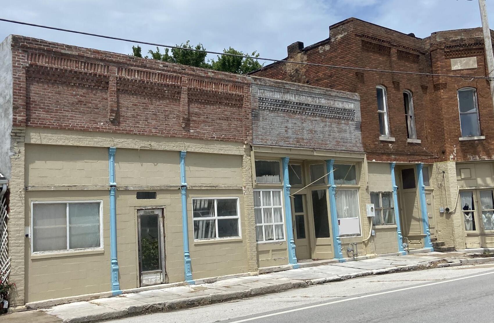 119-127 E Main