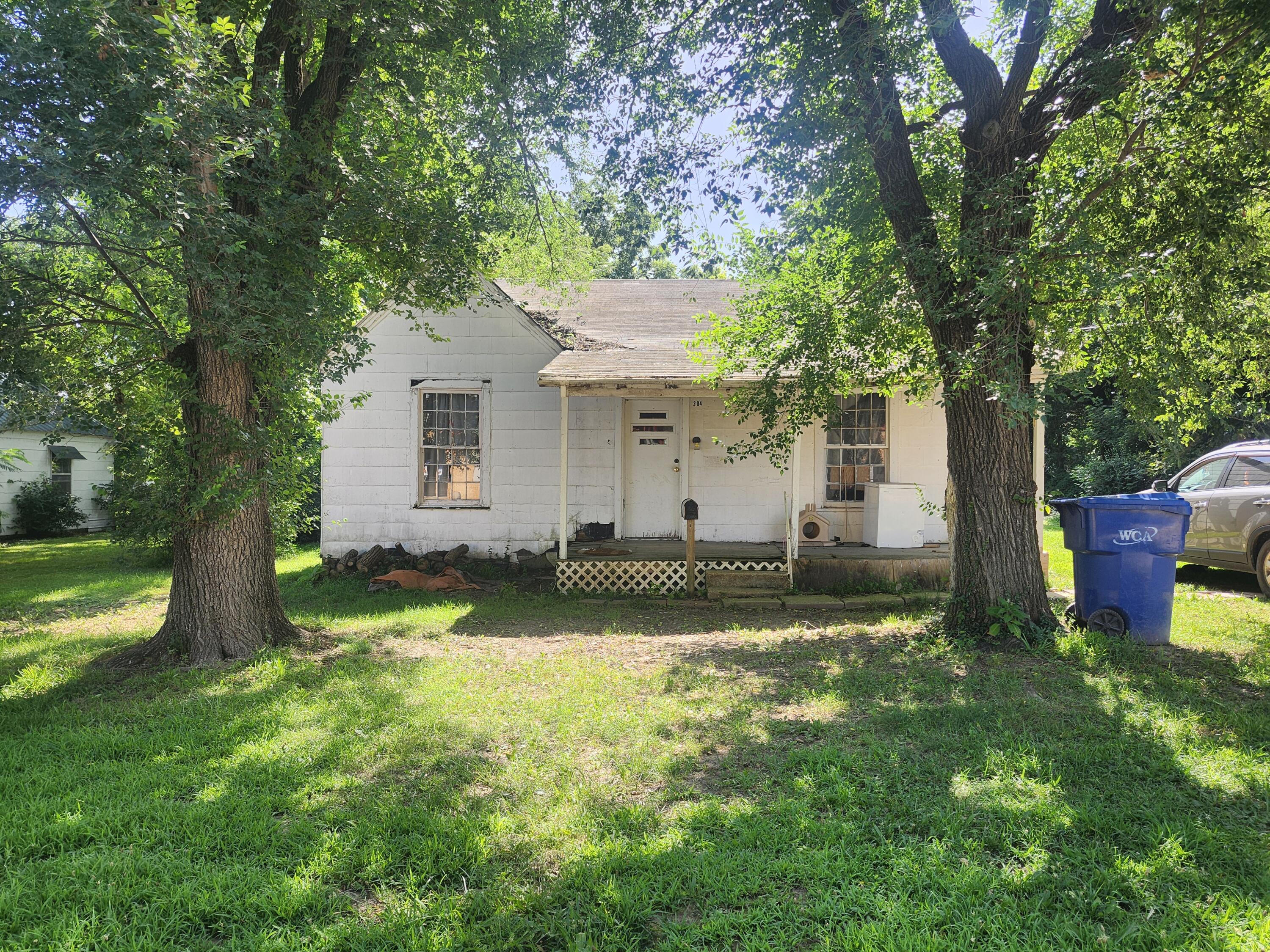 304 Bryan 1