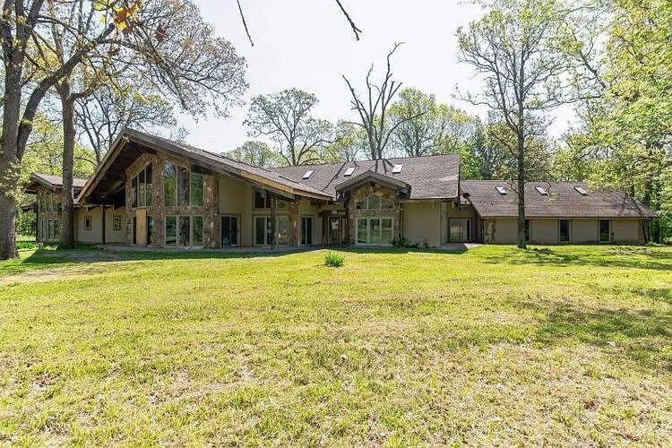 4070 N Castle Oaks 1