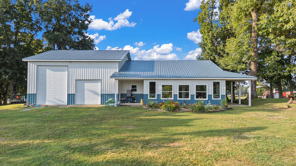 5687 Farm Road 2230 1
