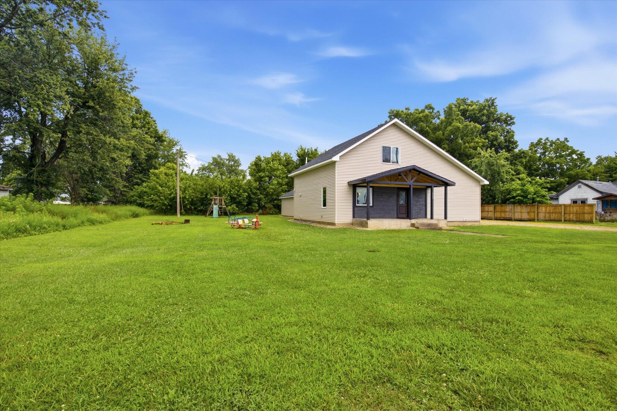 259 S Center 1