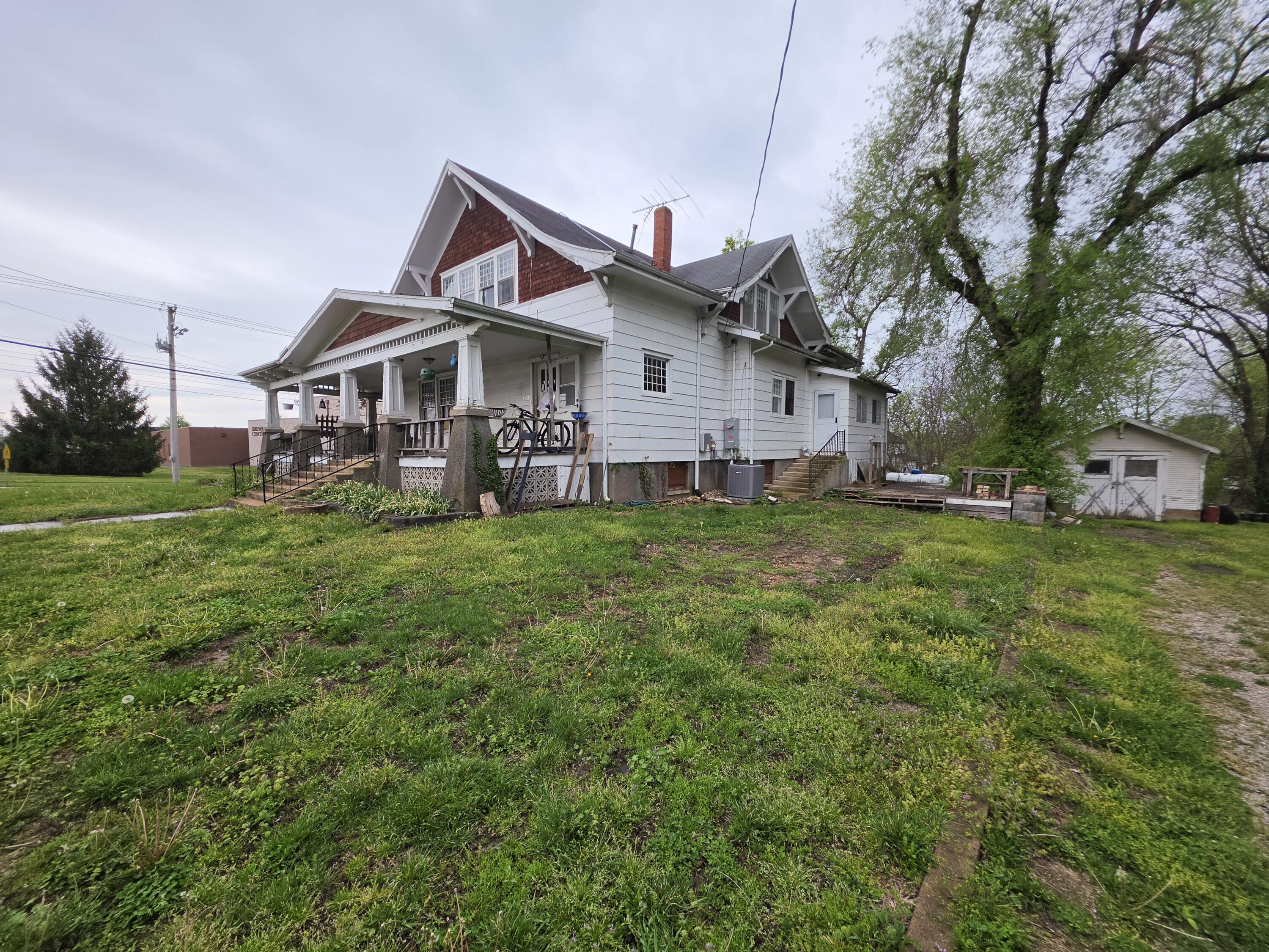 115 N Locust