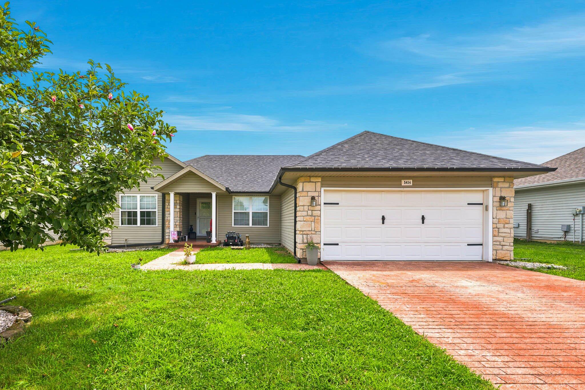 5414 W Lombard 1