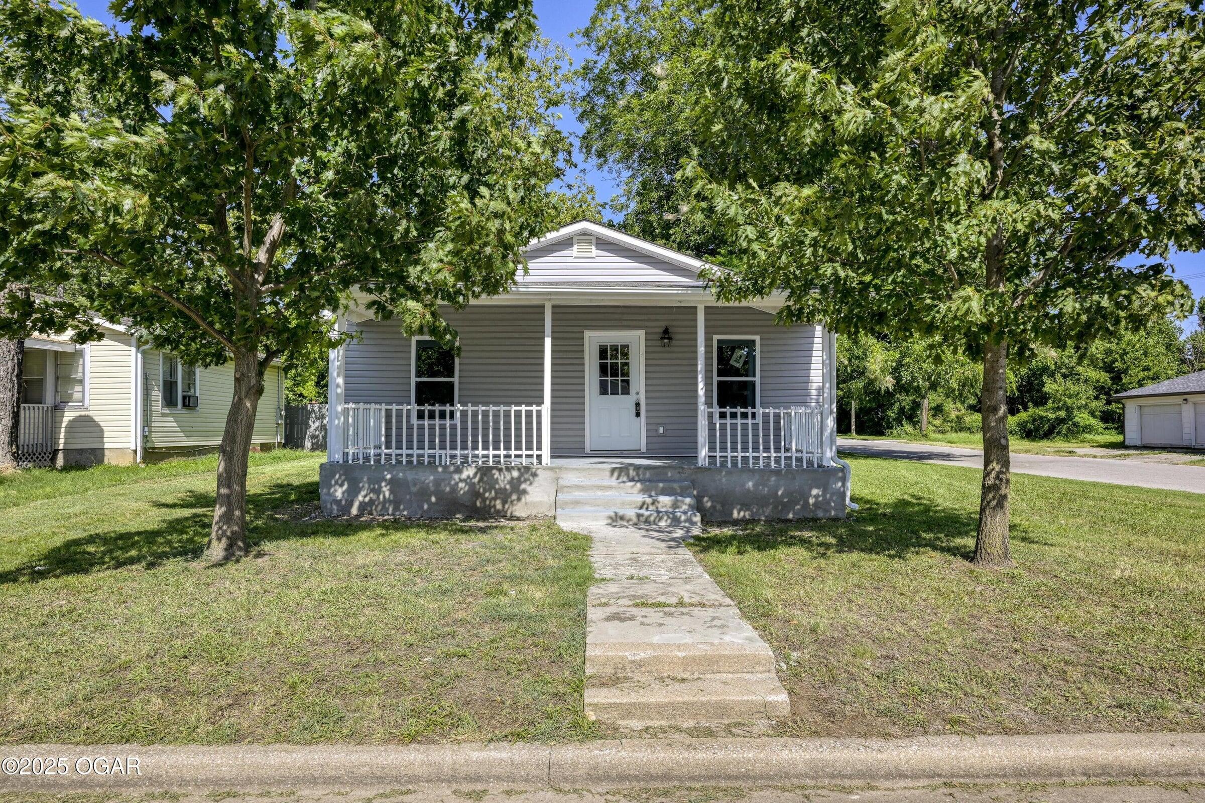 1729 S Minnesota 1