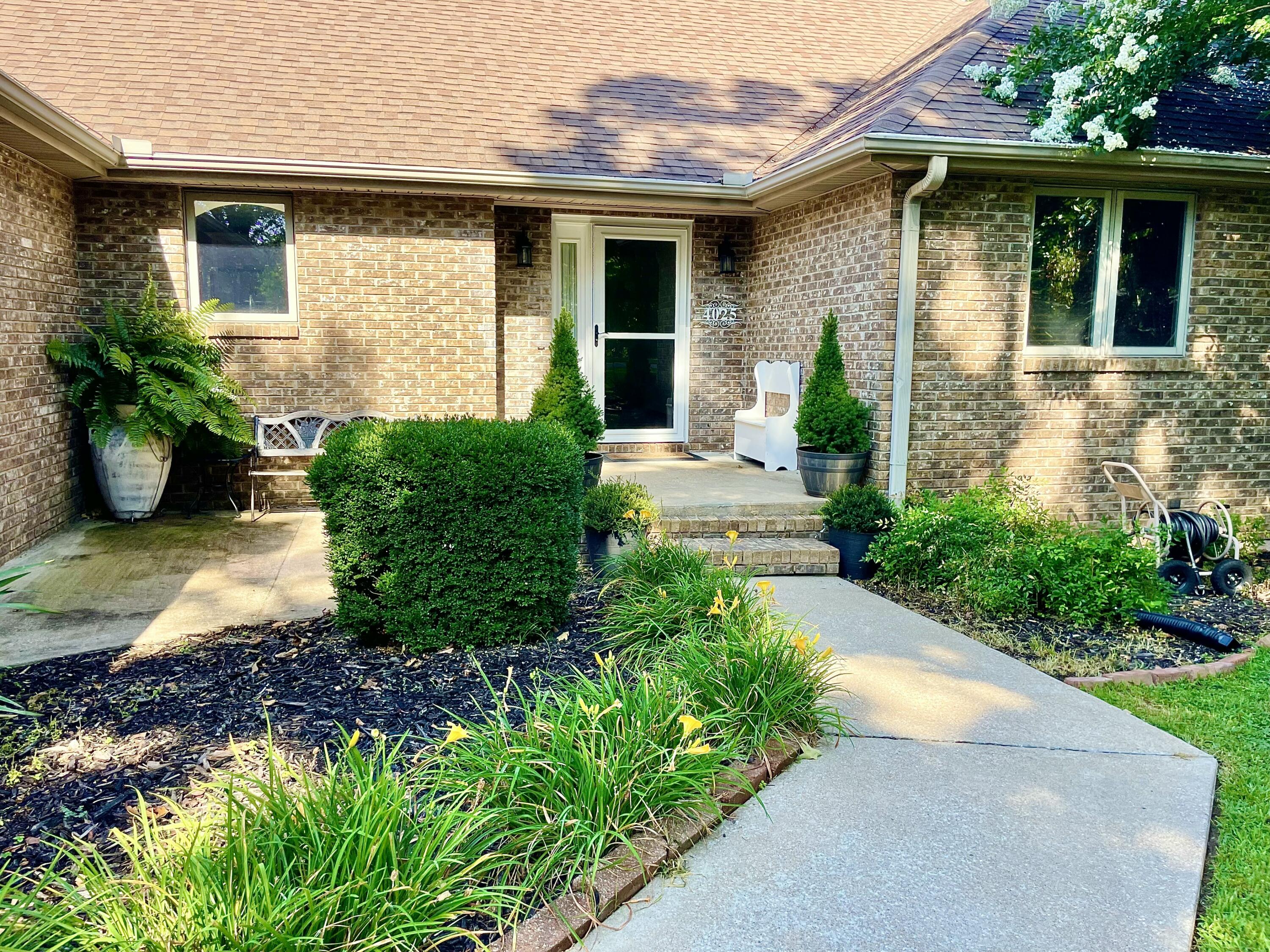 4025 Deer Ridge 1