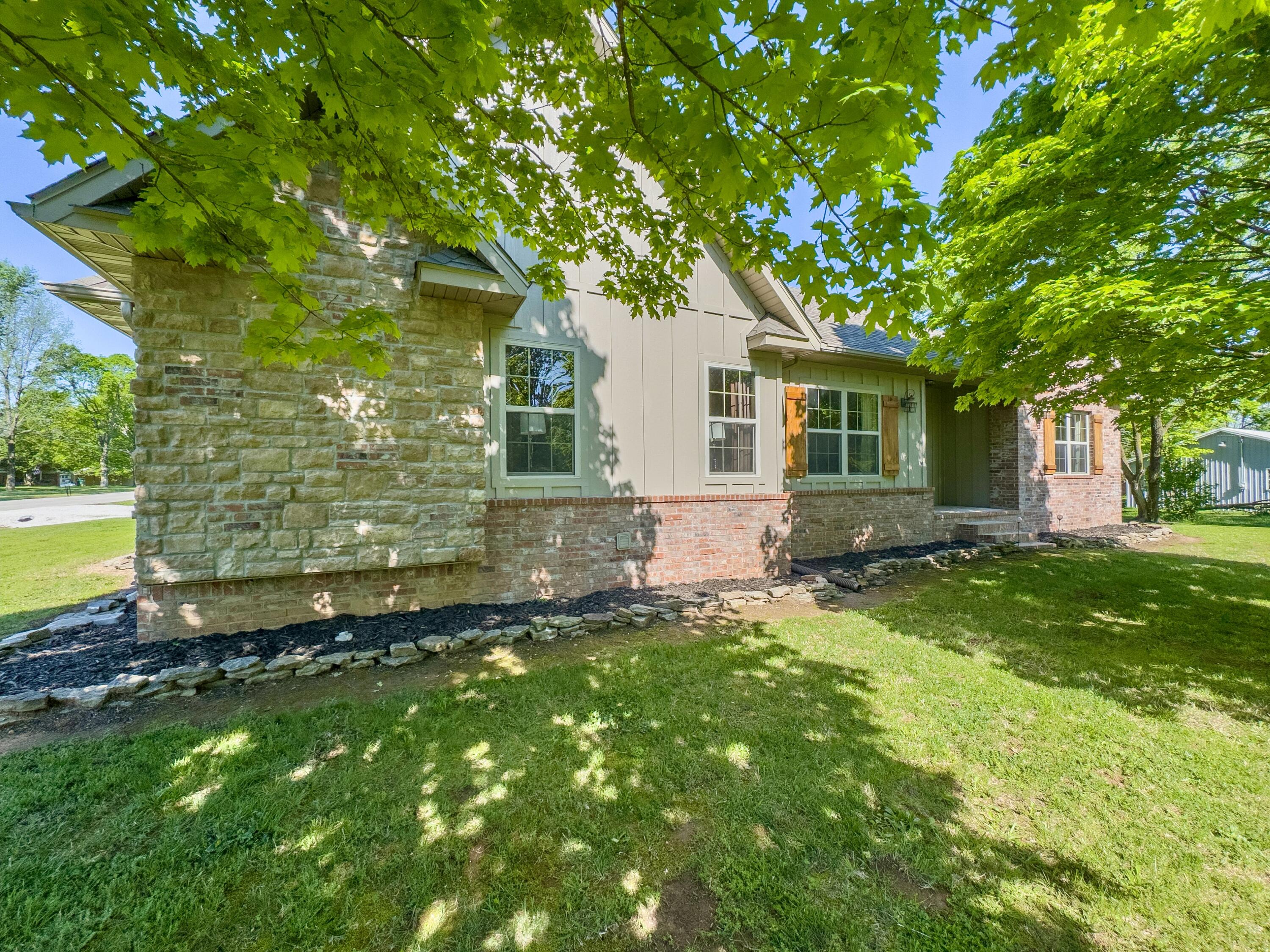 555 E Farm Road 84 1