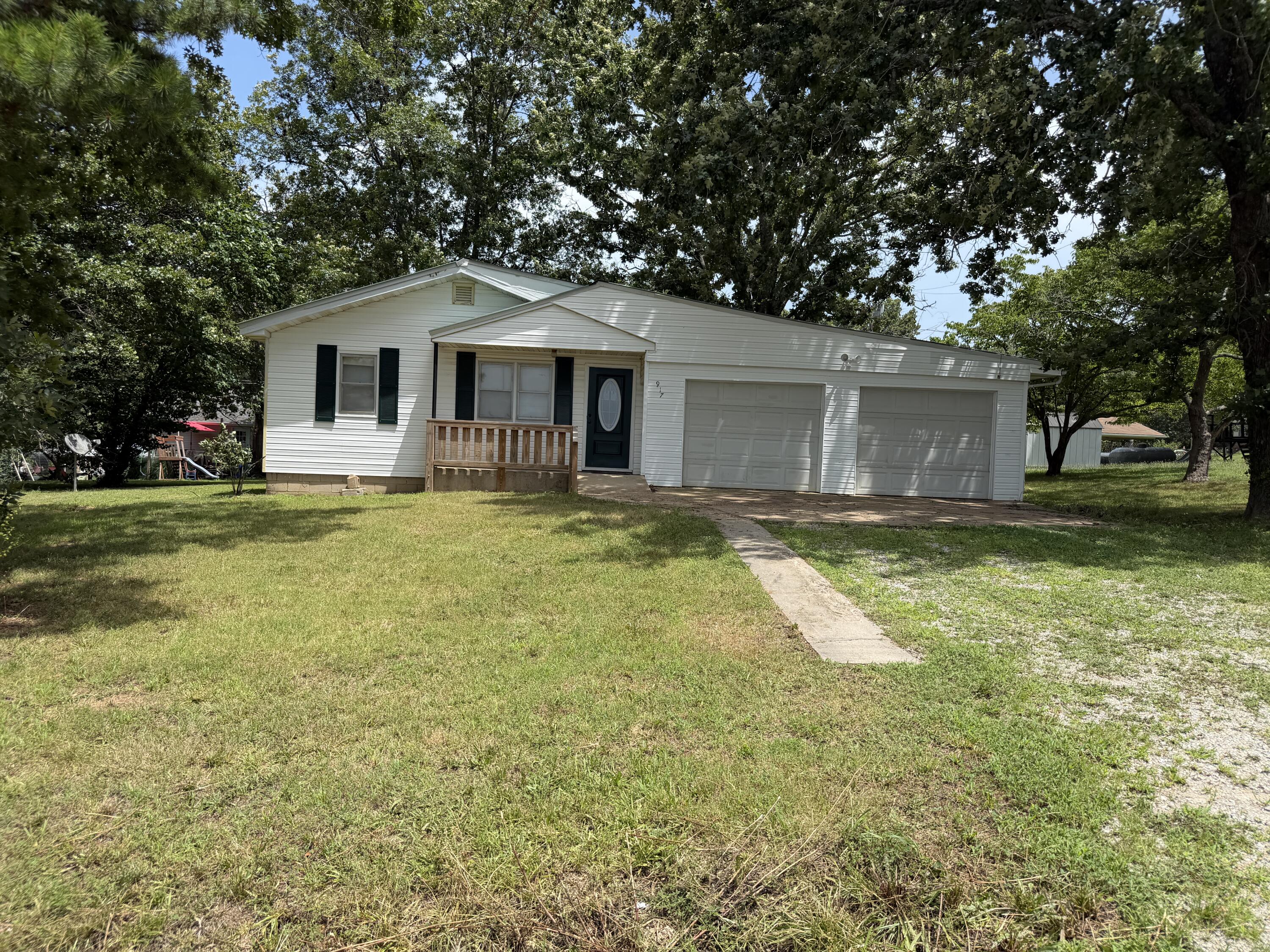 917 S Elm 1