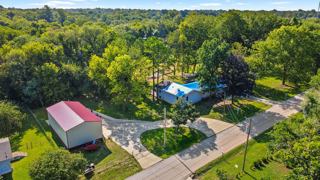 2512 N Benton 1