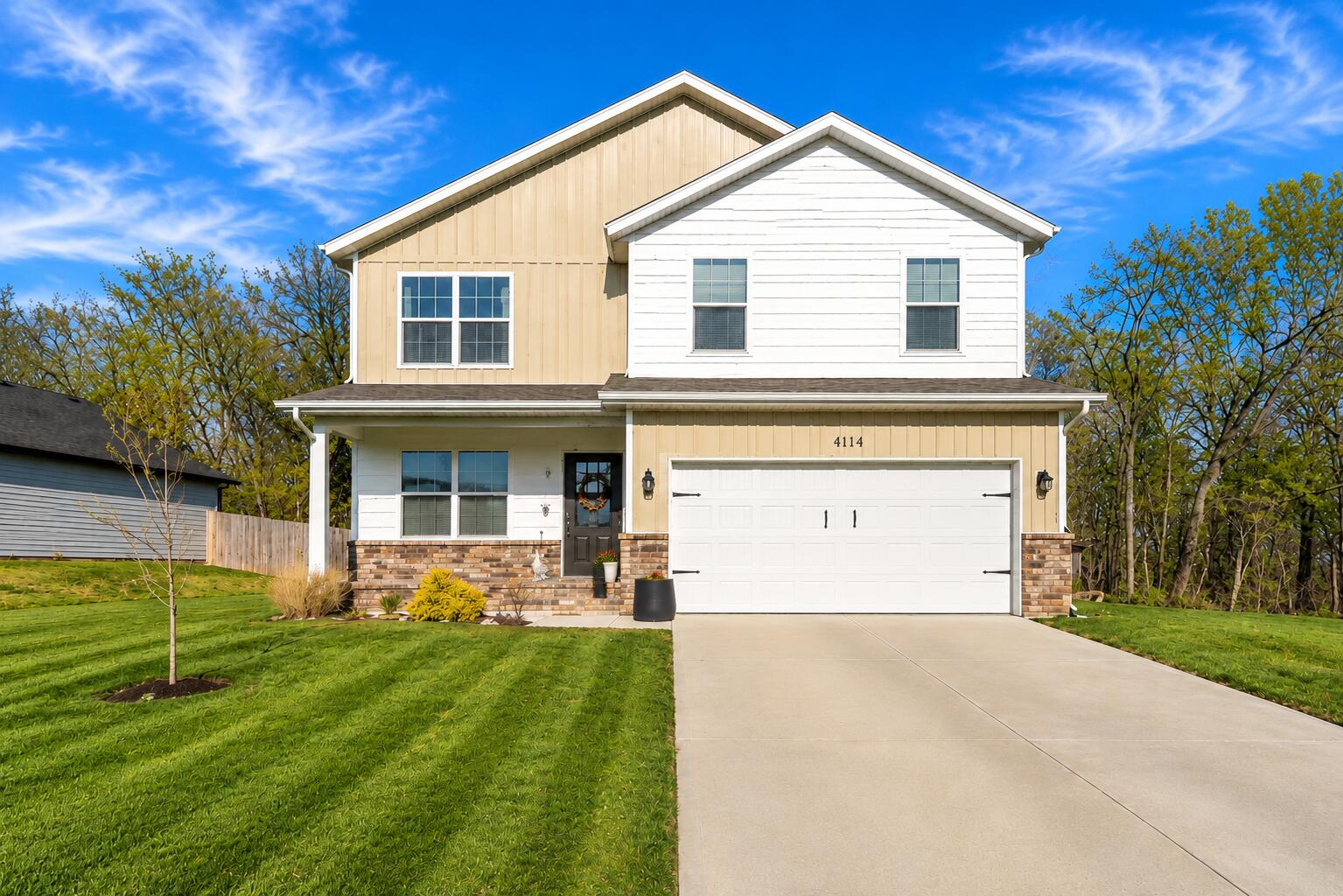 1145 E Manitou 1
