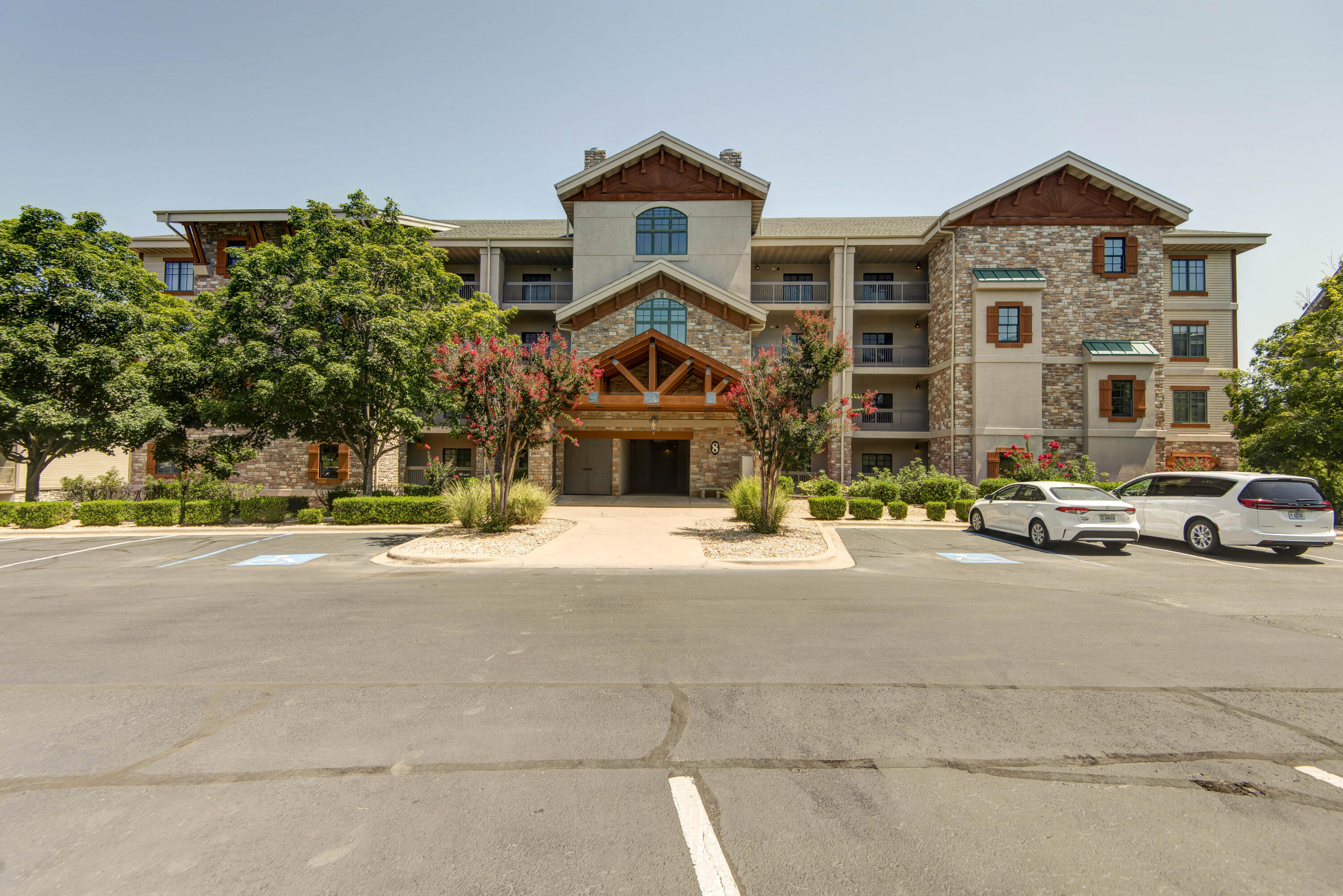 250 Lakewood #8205 1