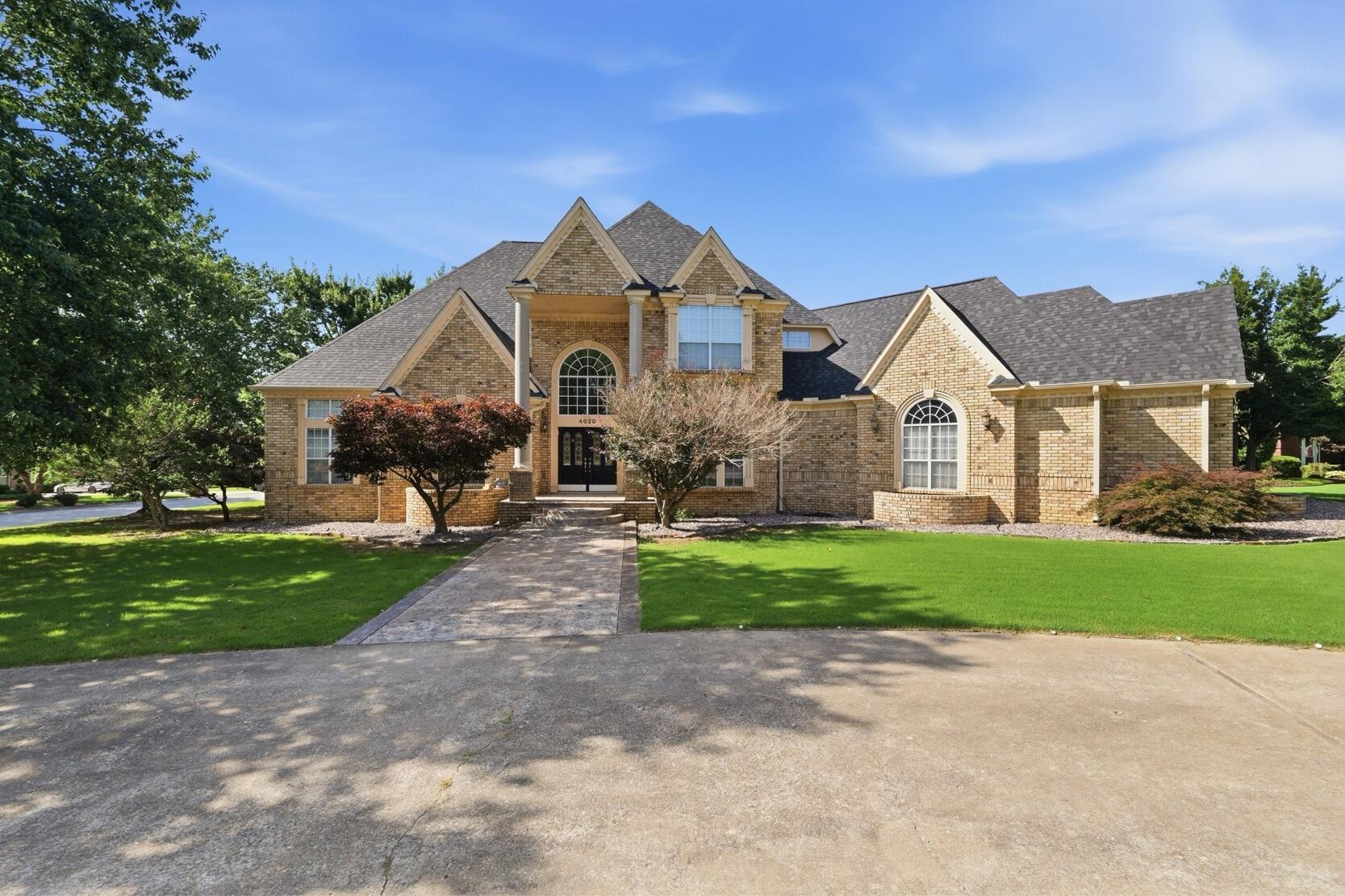 4020 Thornbury