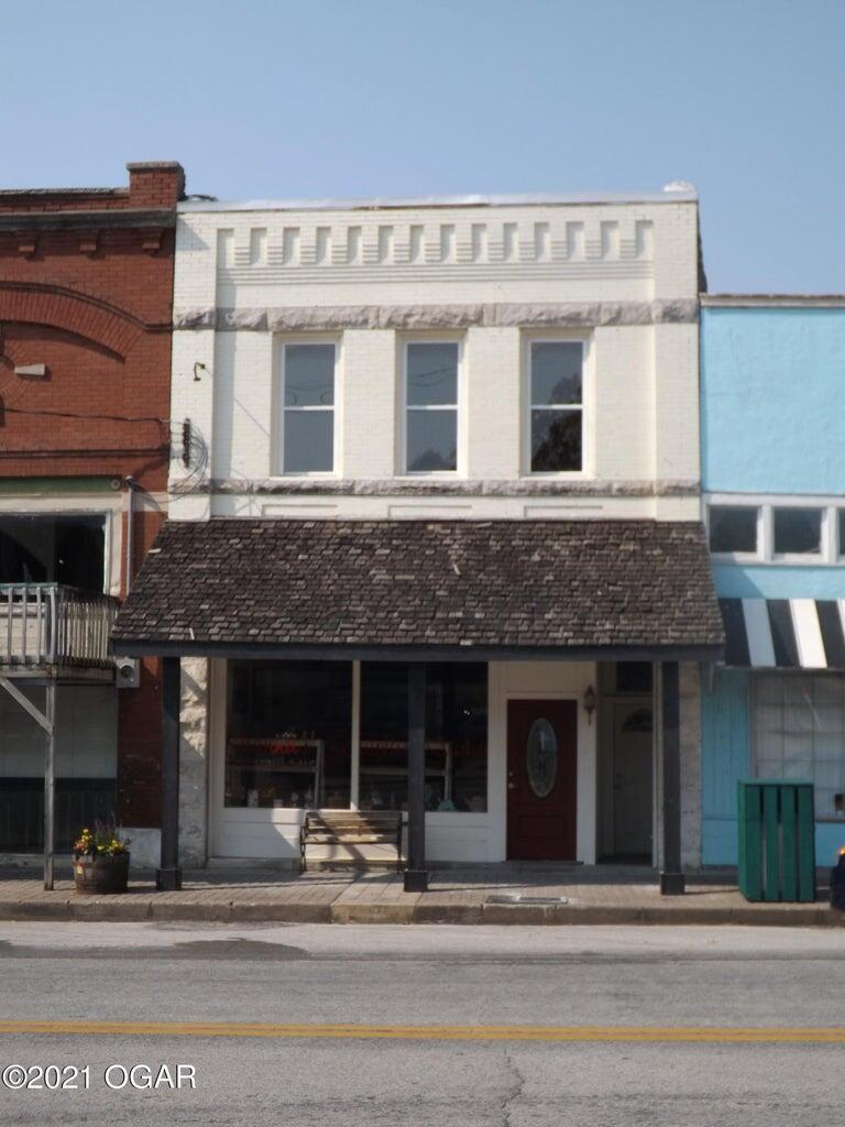 122 N Main
