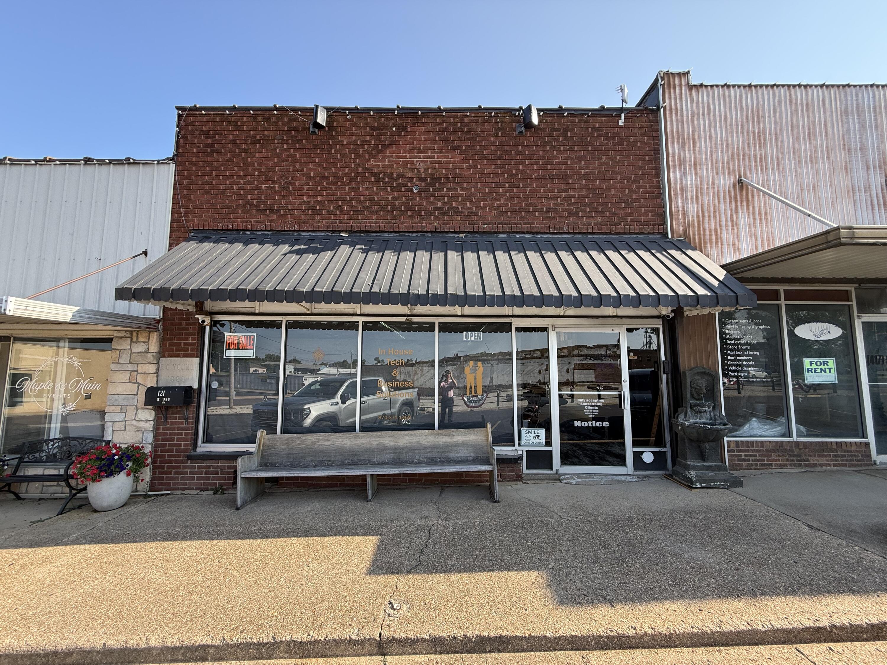 121 W 2nd
