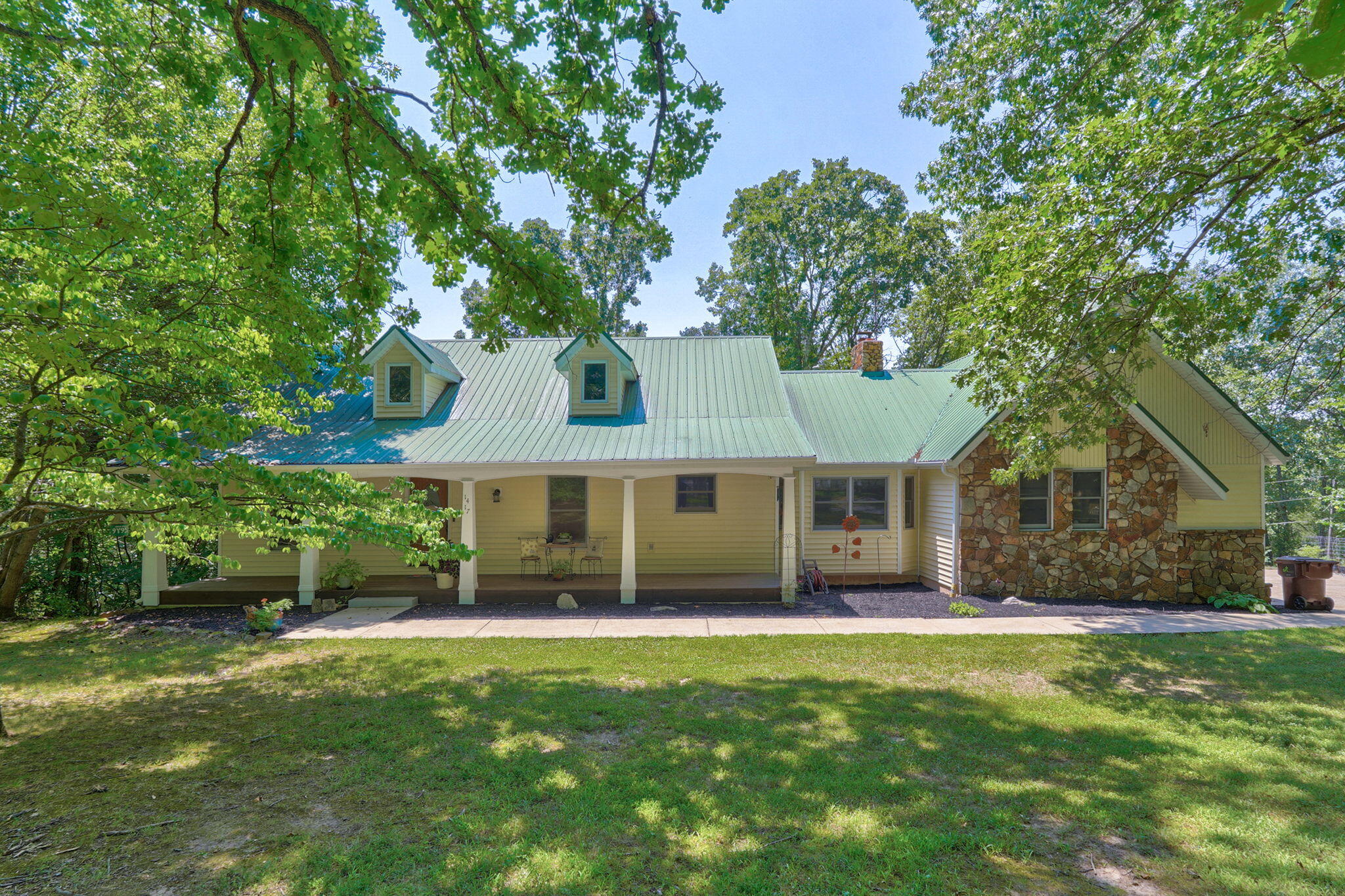 1417 S Thousand Oaks 1
