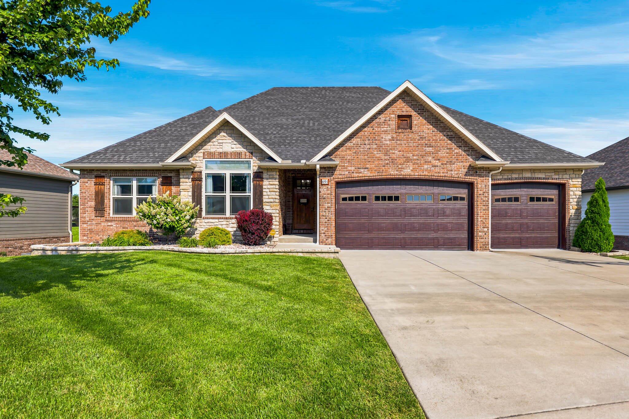 691 N Fox Hill 1