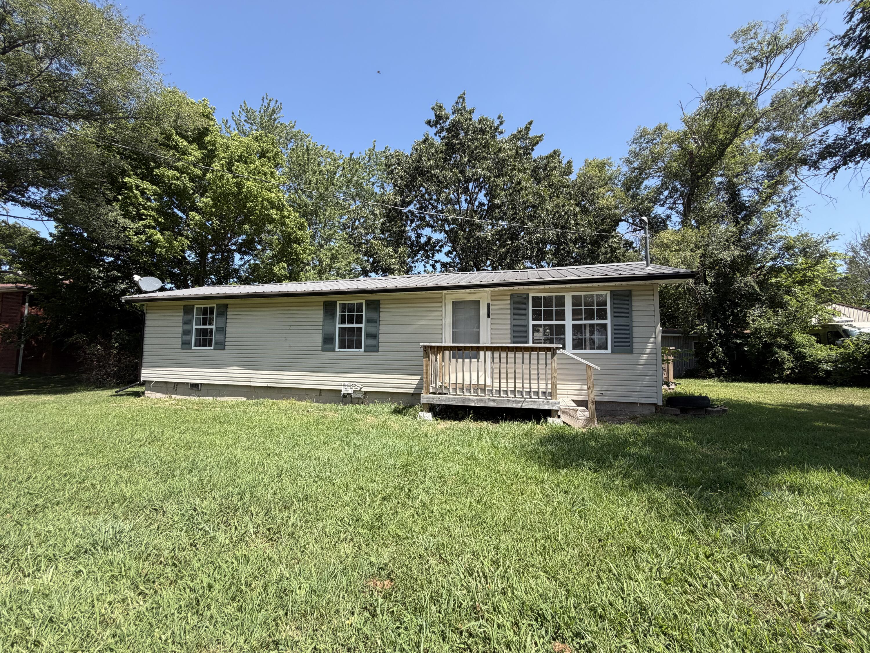 407 W Brown 1