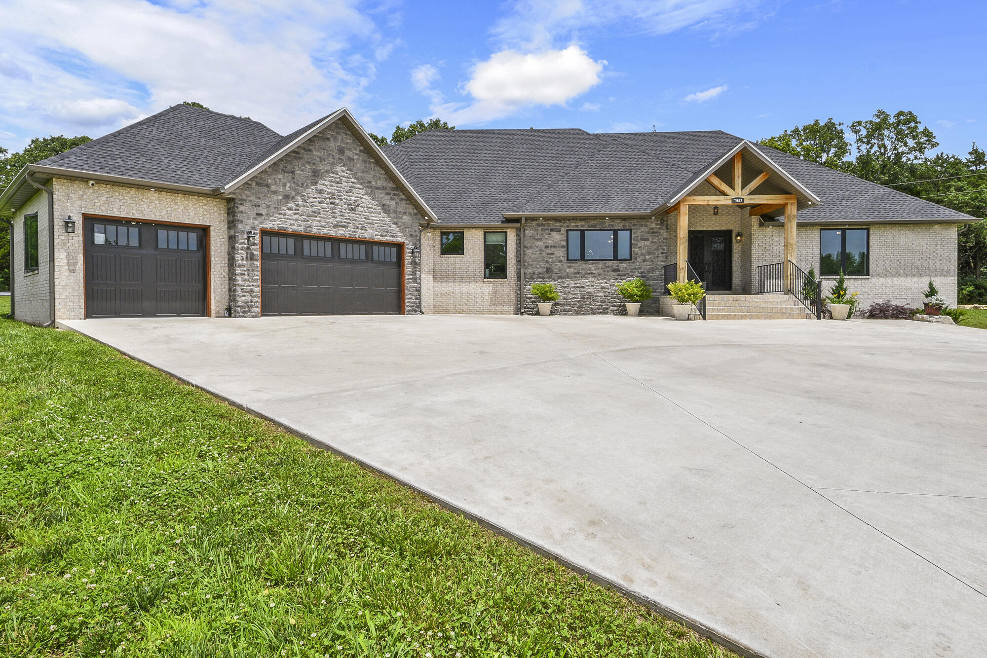 7962 N Cedar Springs 1