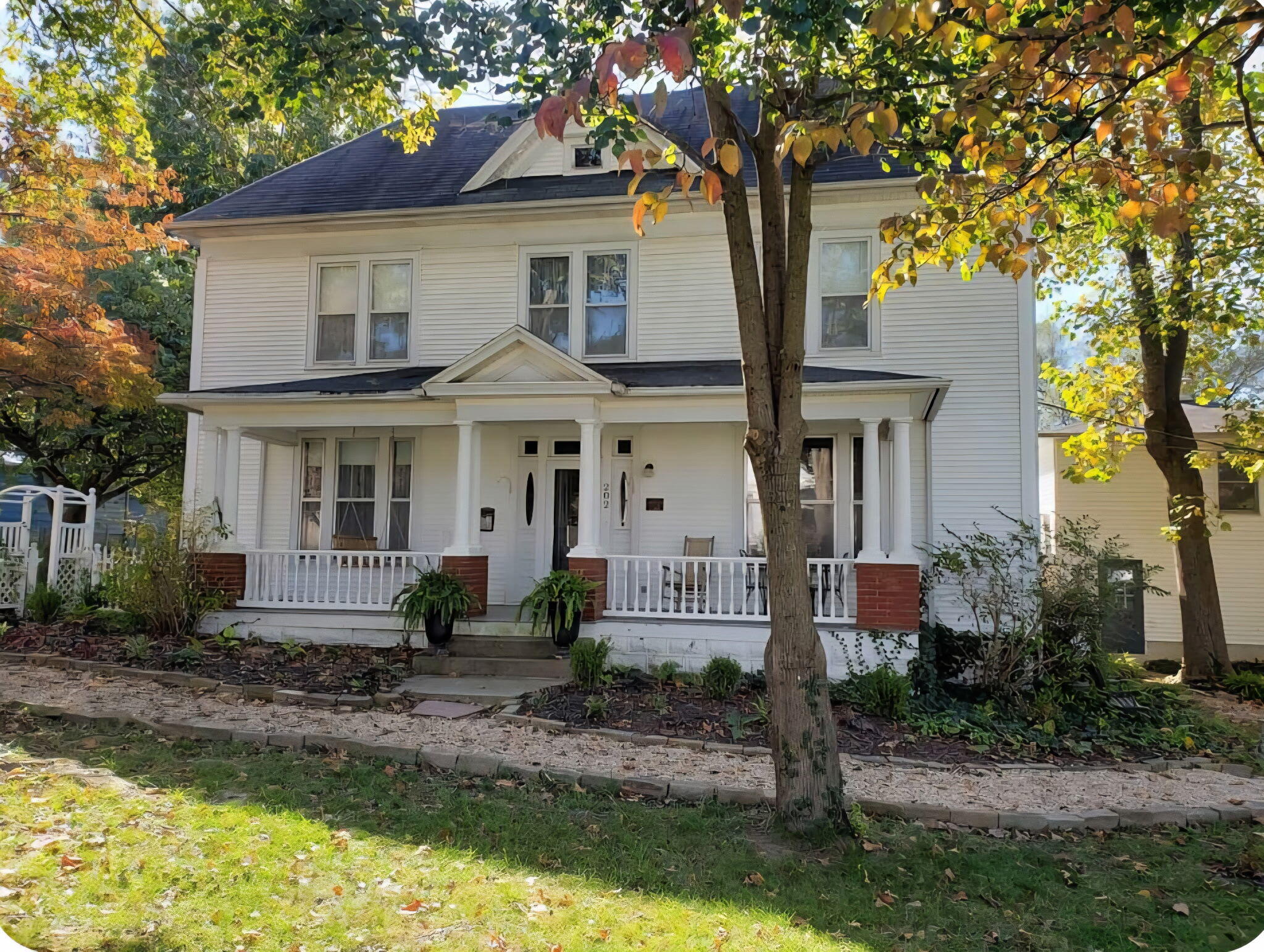 202 E Robertson 1