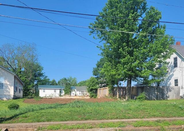 208 S 6th 1