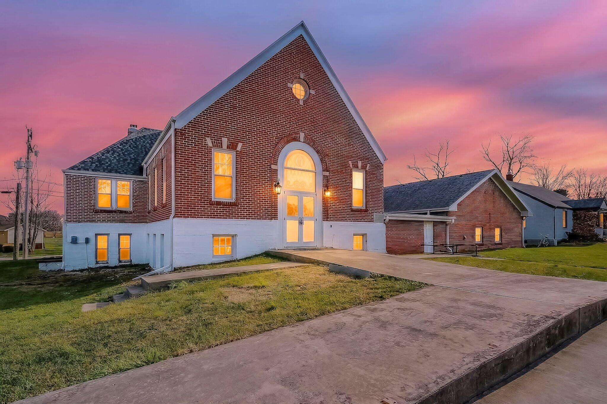 206 N Main 1
