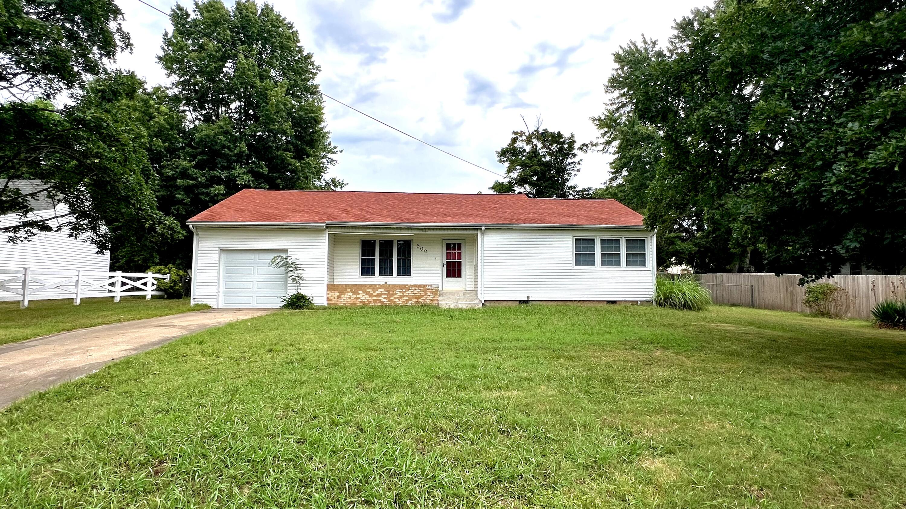 502 W County 1
