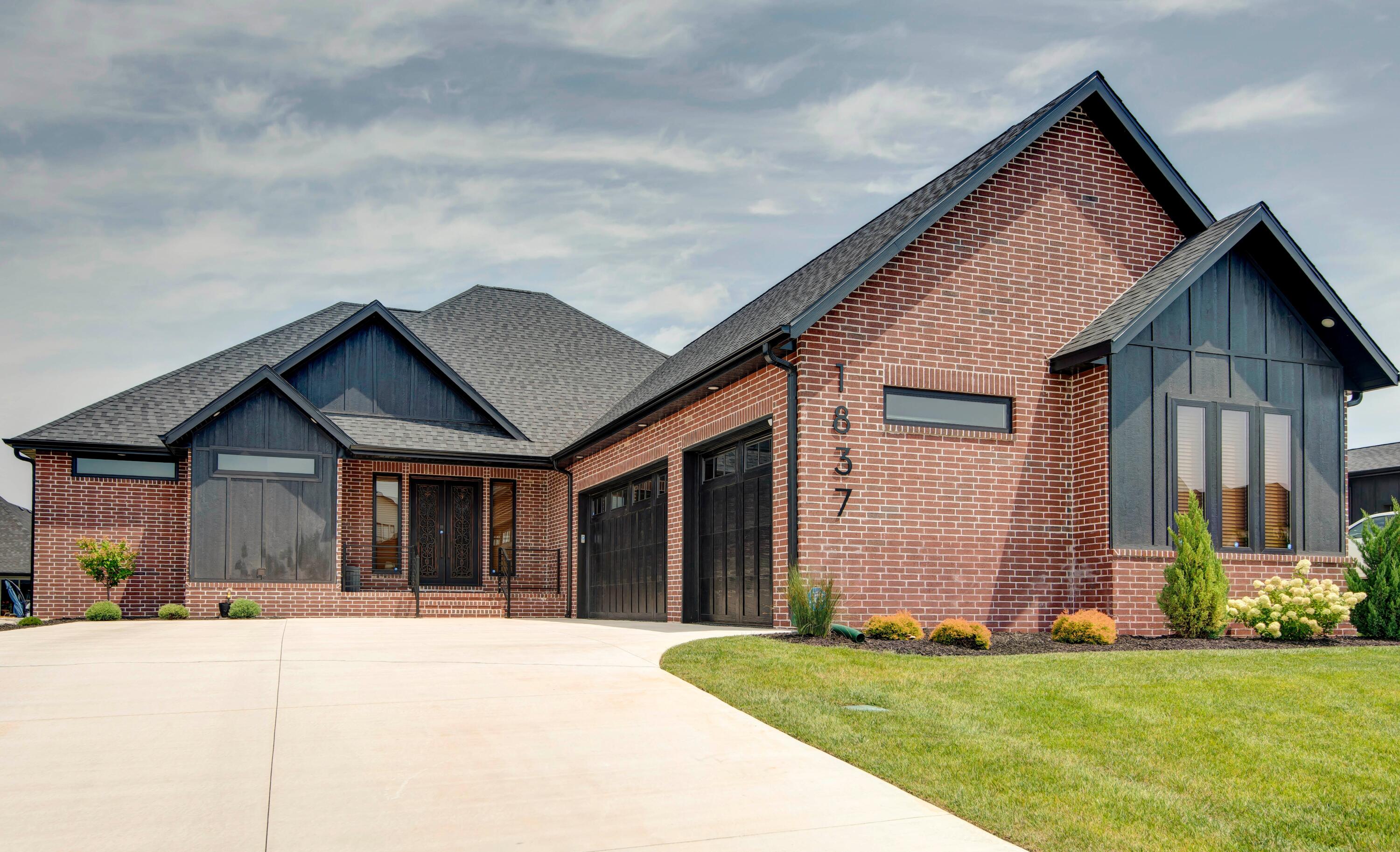 1837 E Cobblestone 1
