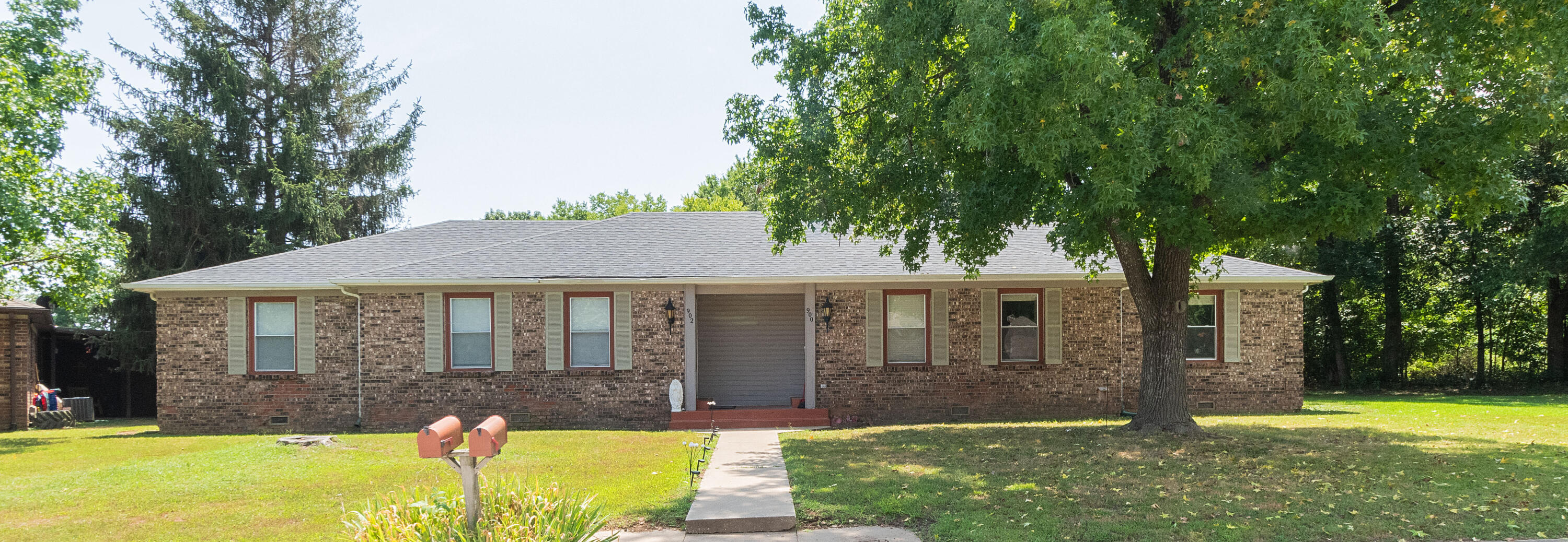 900 E Kirkwood 1