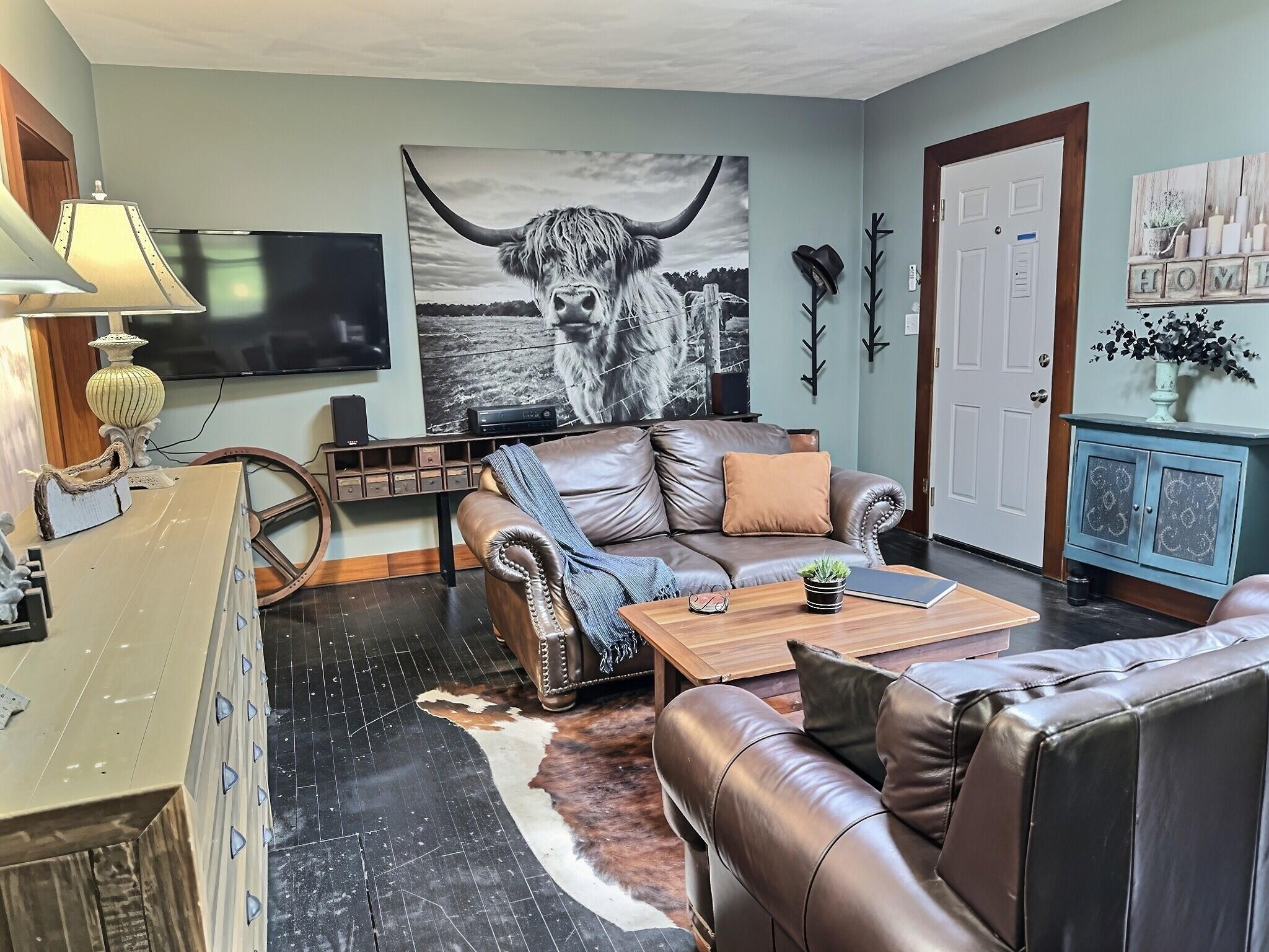218 W Joe Davis