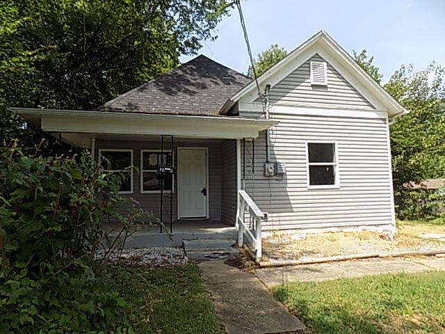 2111 N Newton 1