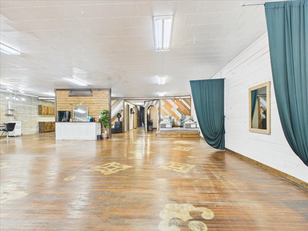 213 N Grand 1