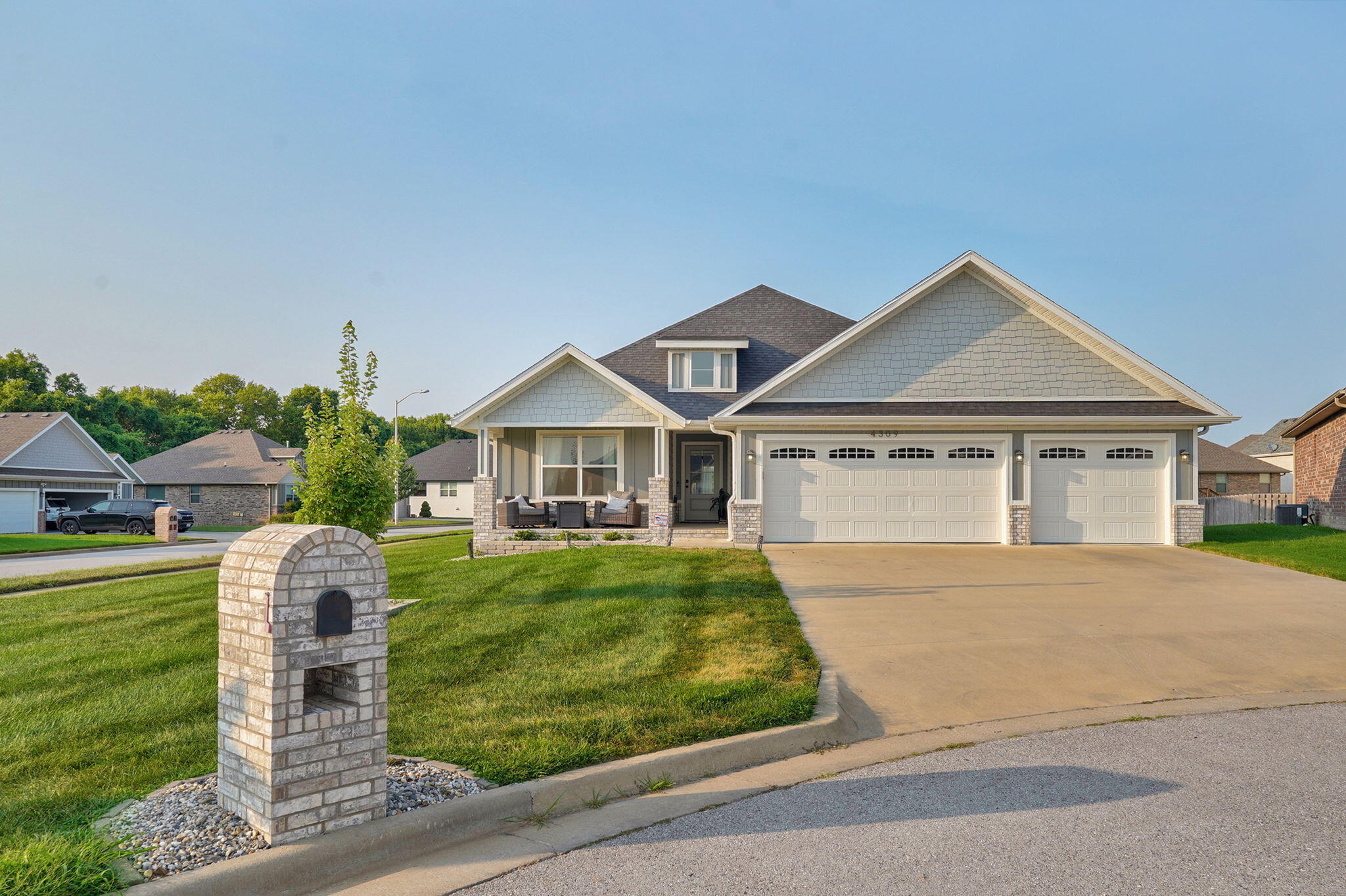 4309 Hidden Oak 1