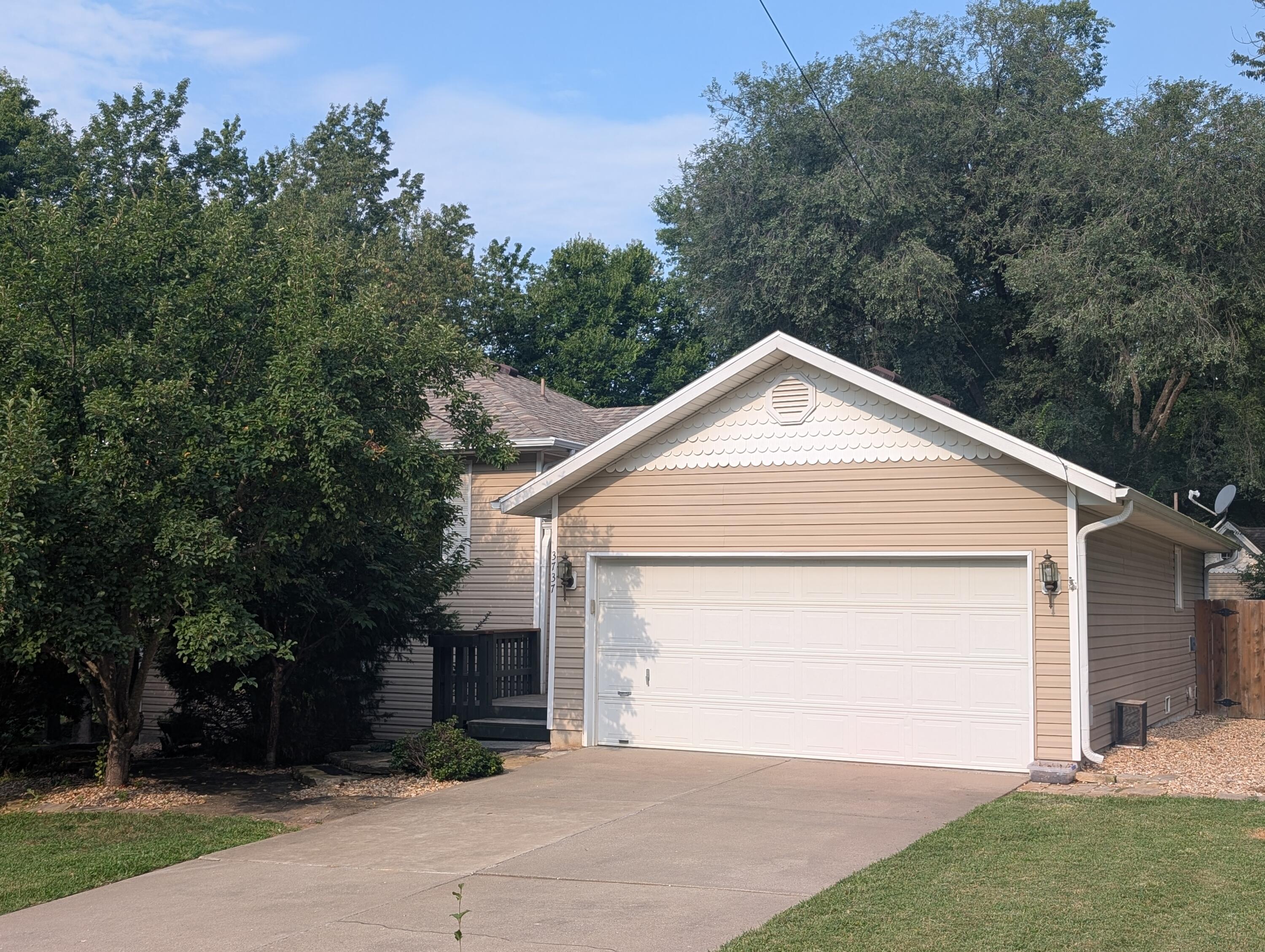 3737 S Oak 1