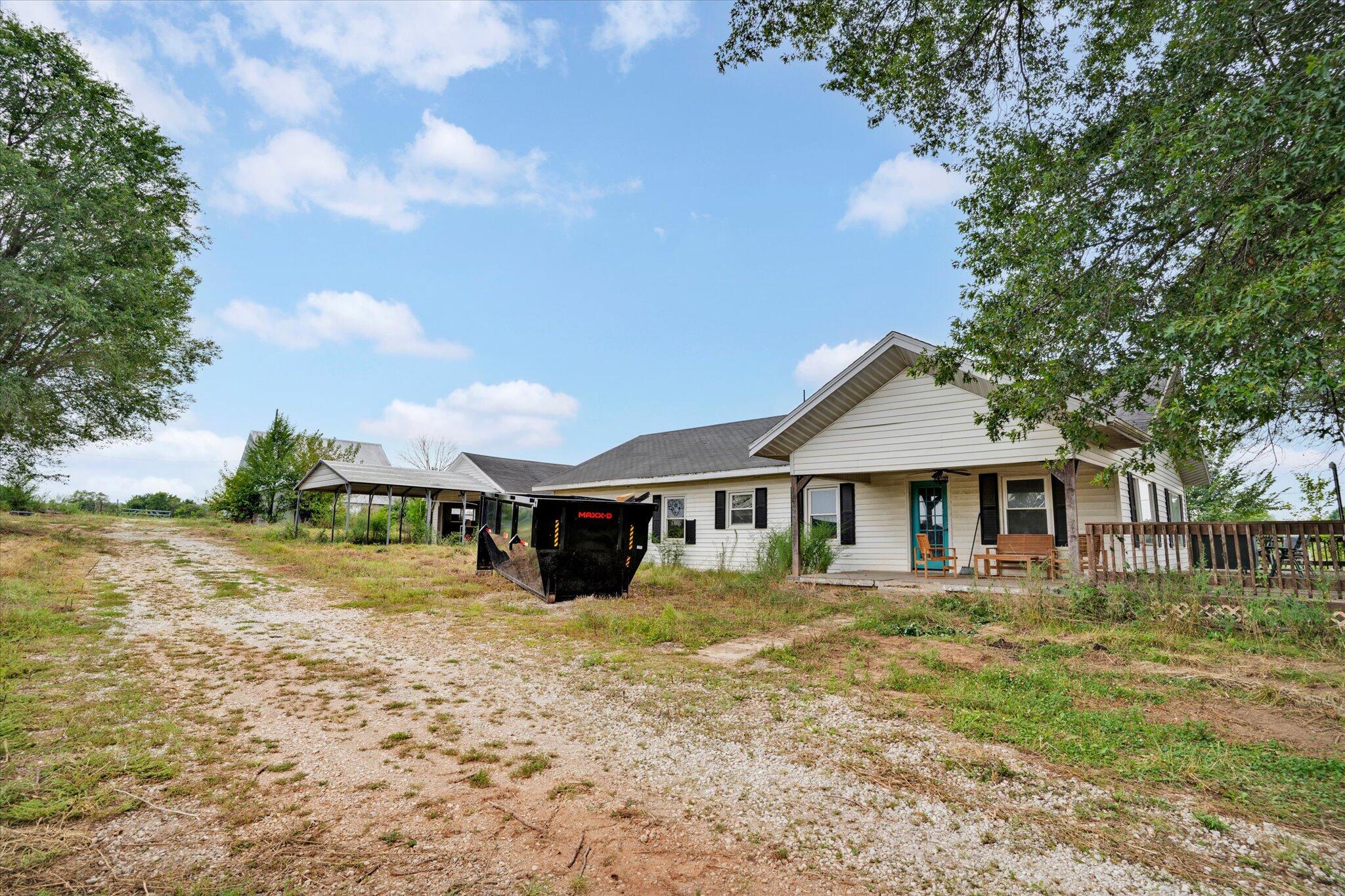 862 Highway 215 1