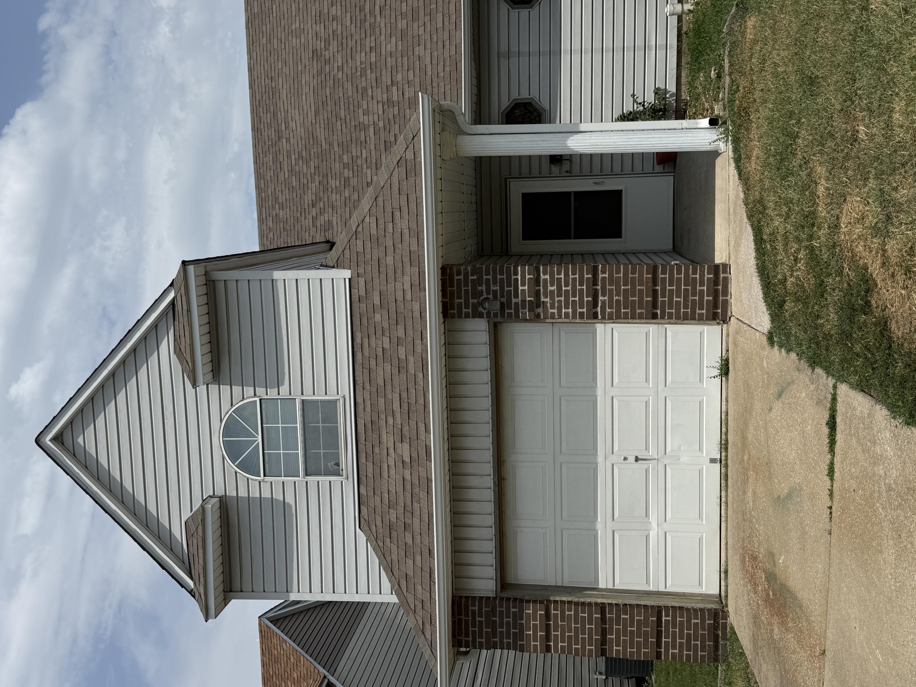 1319 E 12th 1