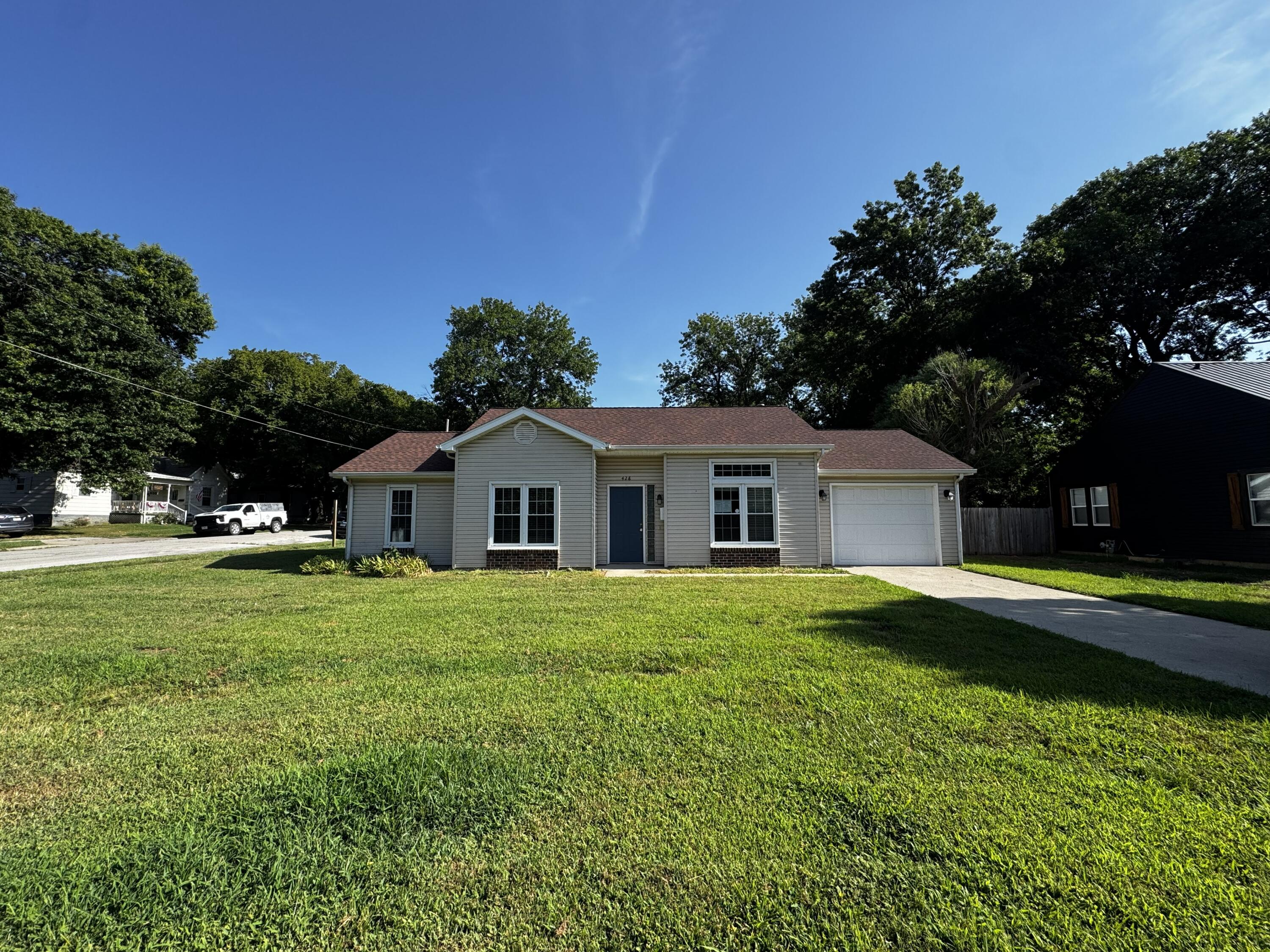 428 W Sycamore 1
