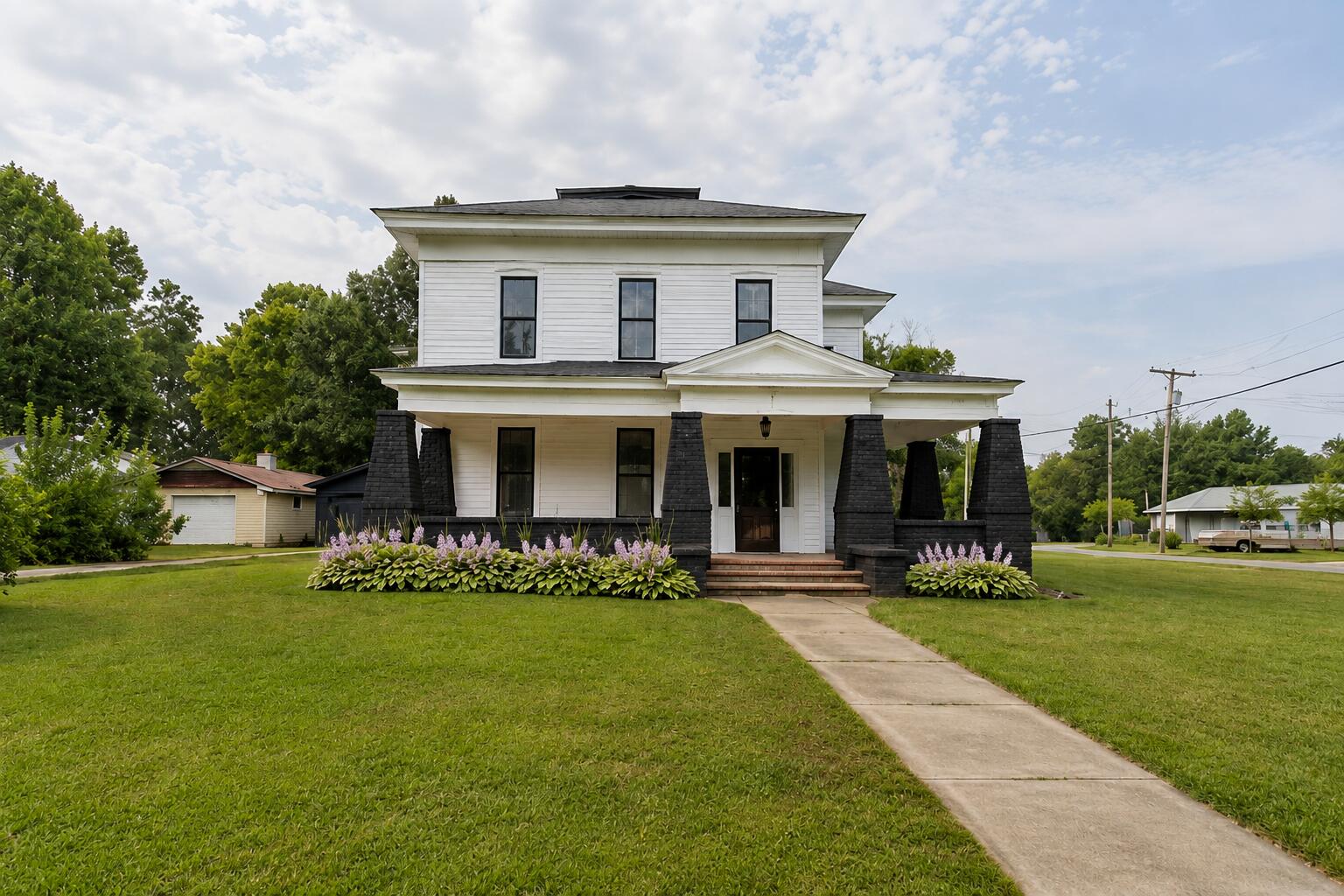 419 Maple 1