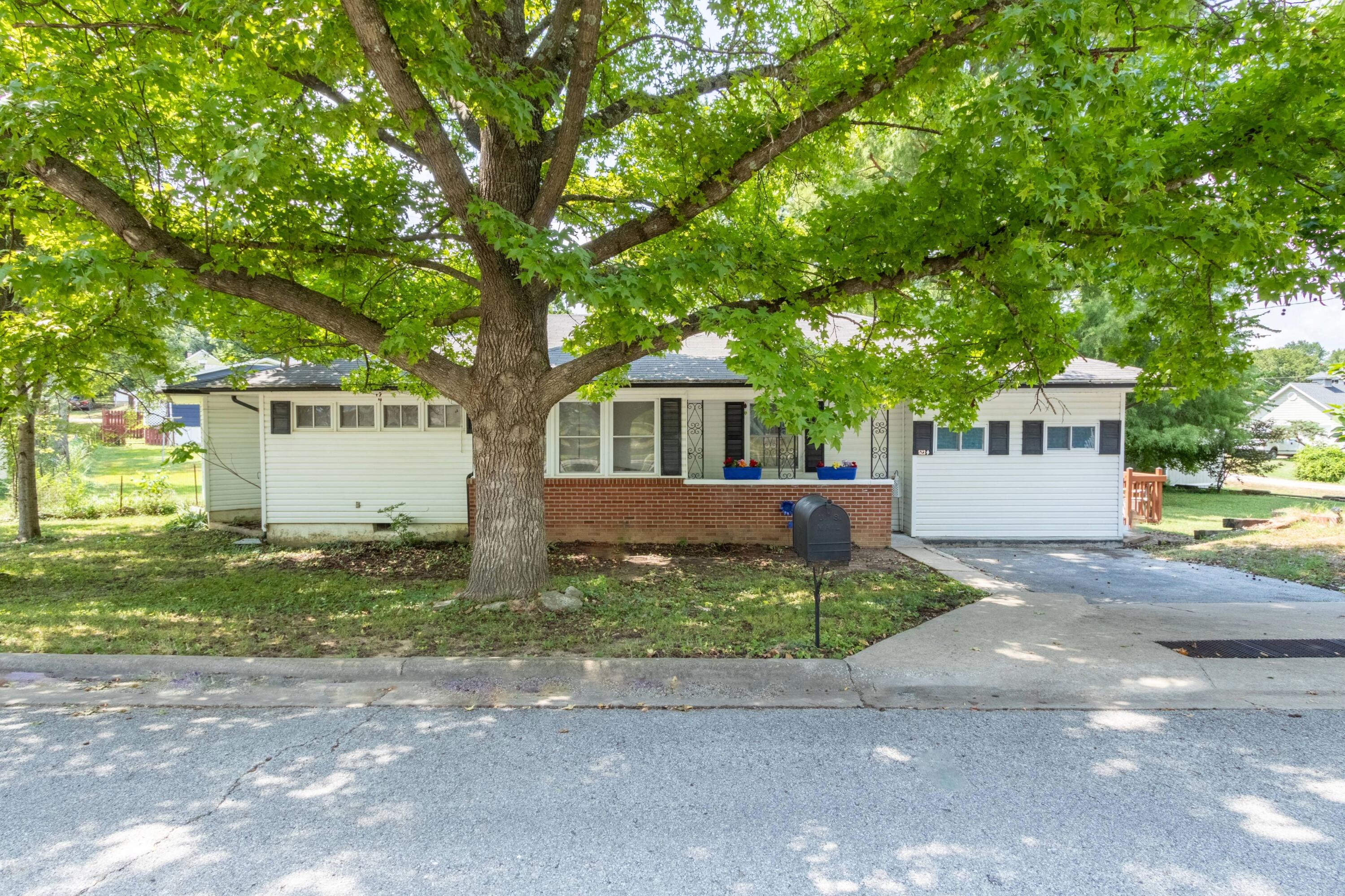 523 Parnell 1