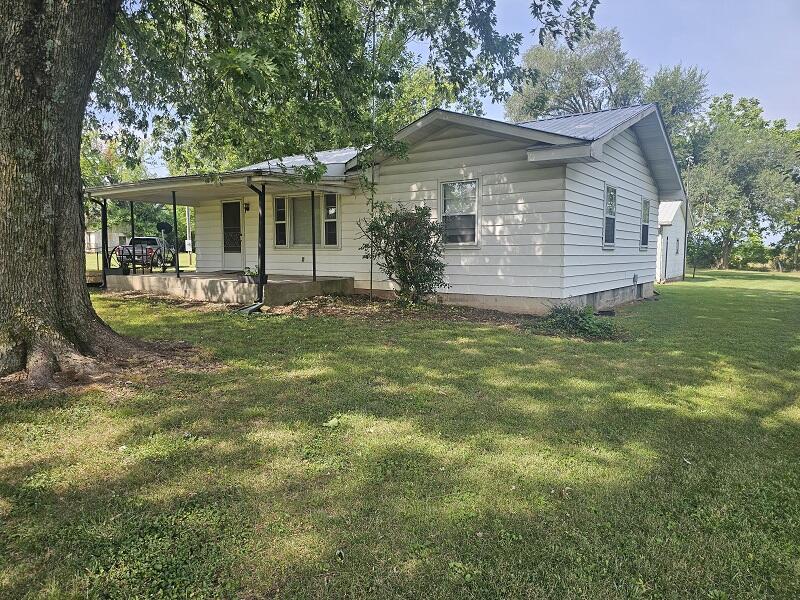 3117 N Farm Road 123 1