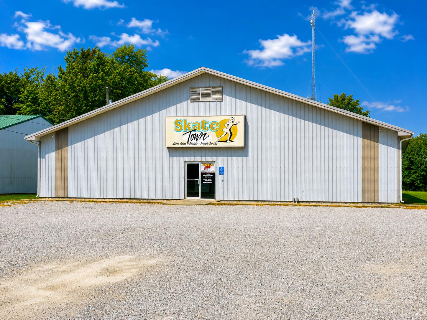 3220 S Highway 32 1