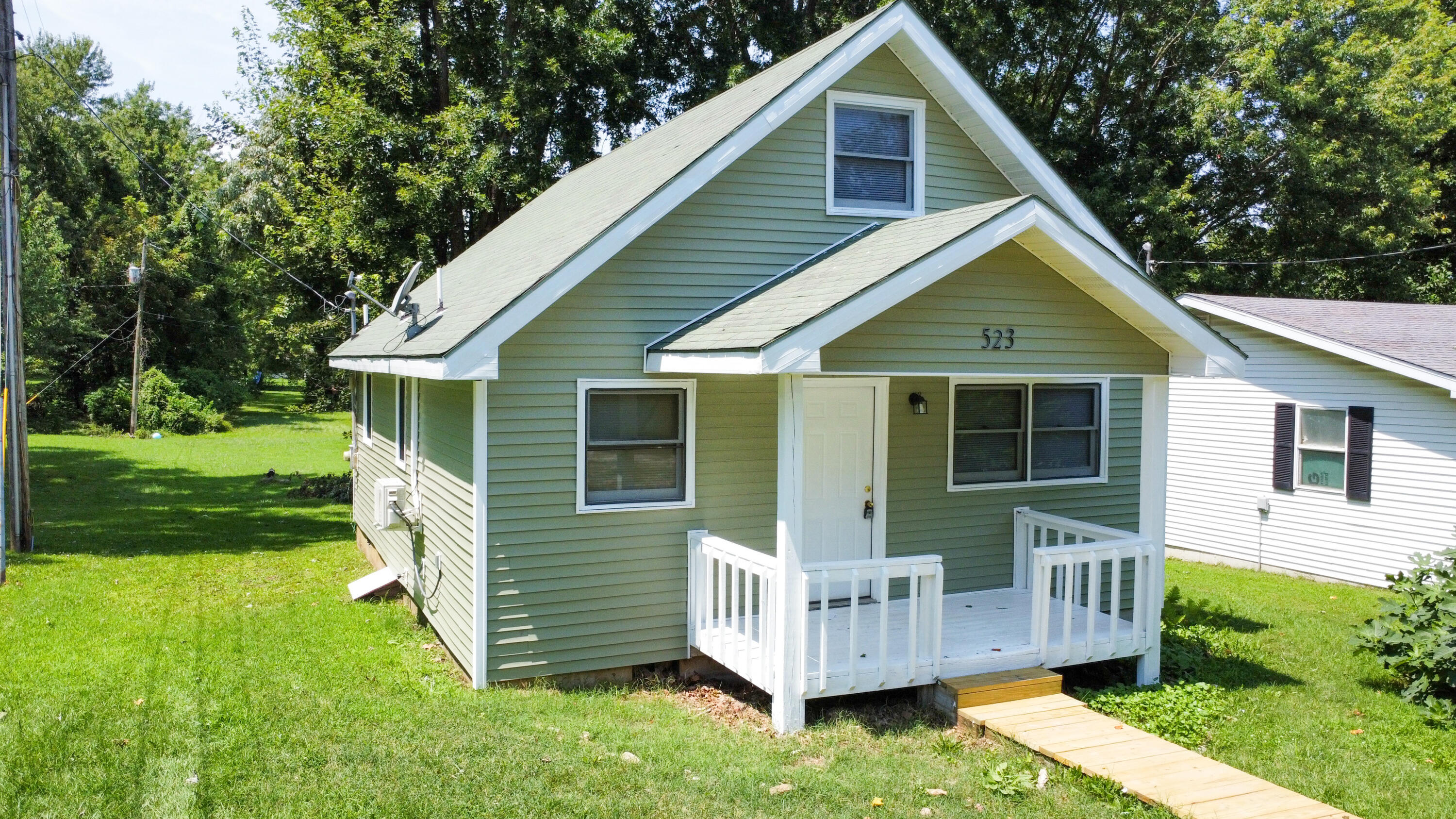 523 S Elm 1