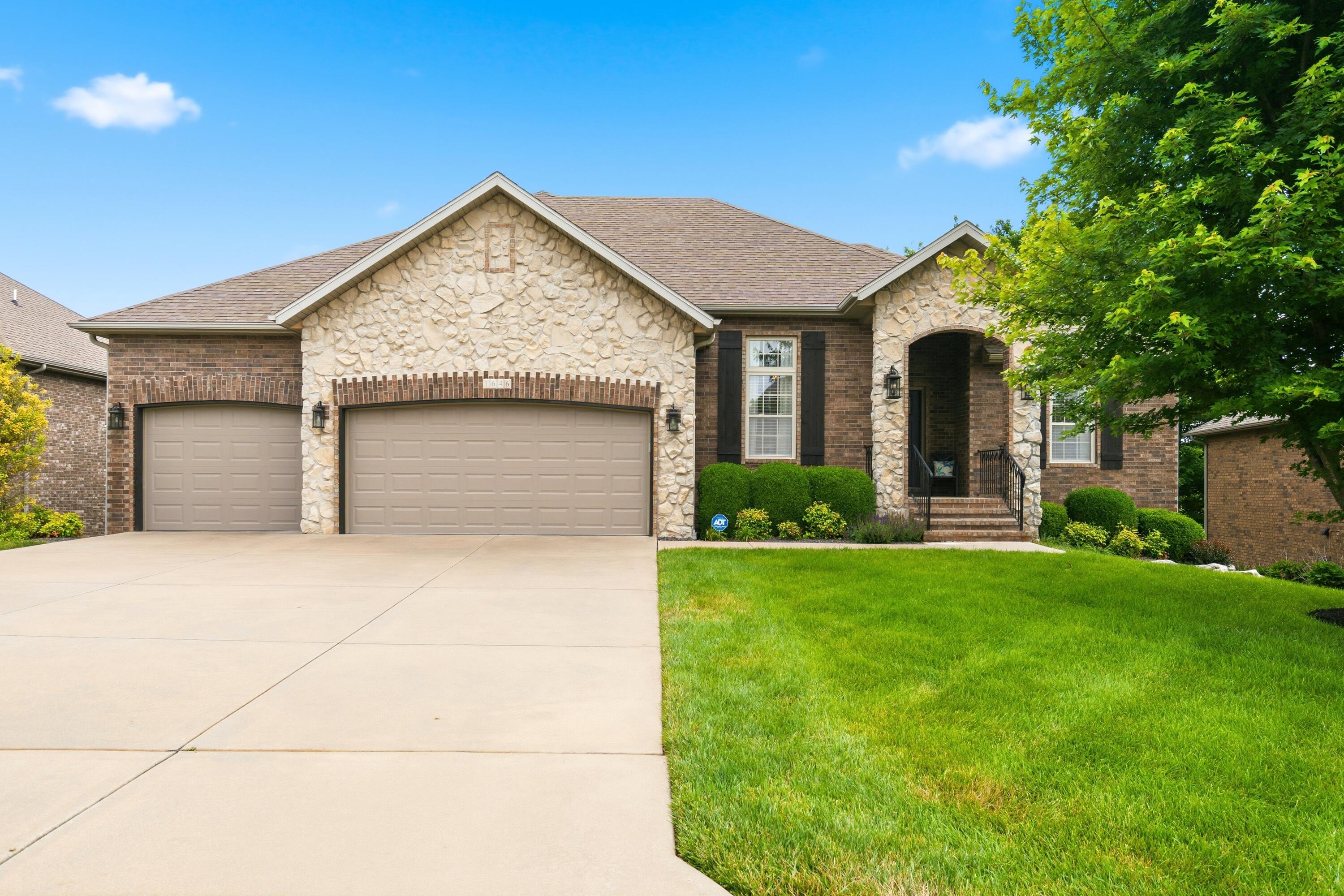 1646 N Waterstone 1