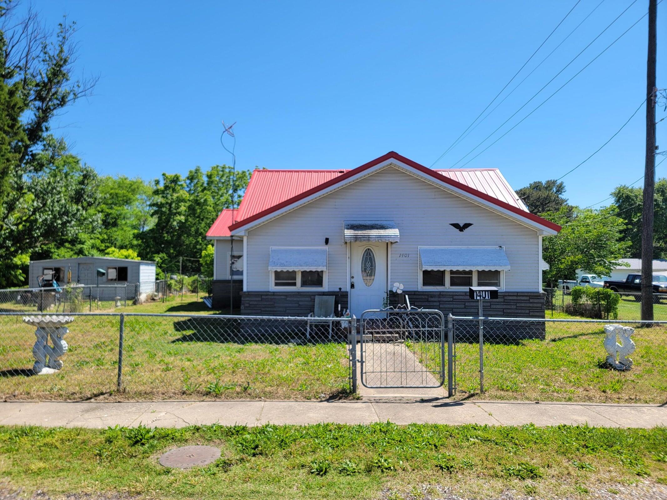 1401 E Broadway 1