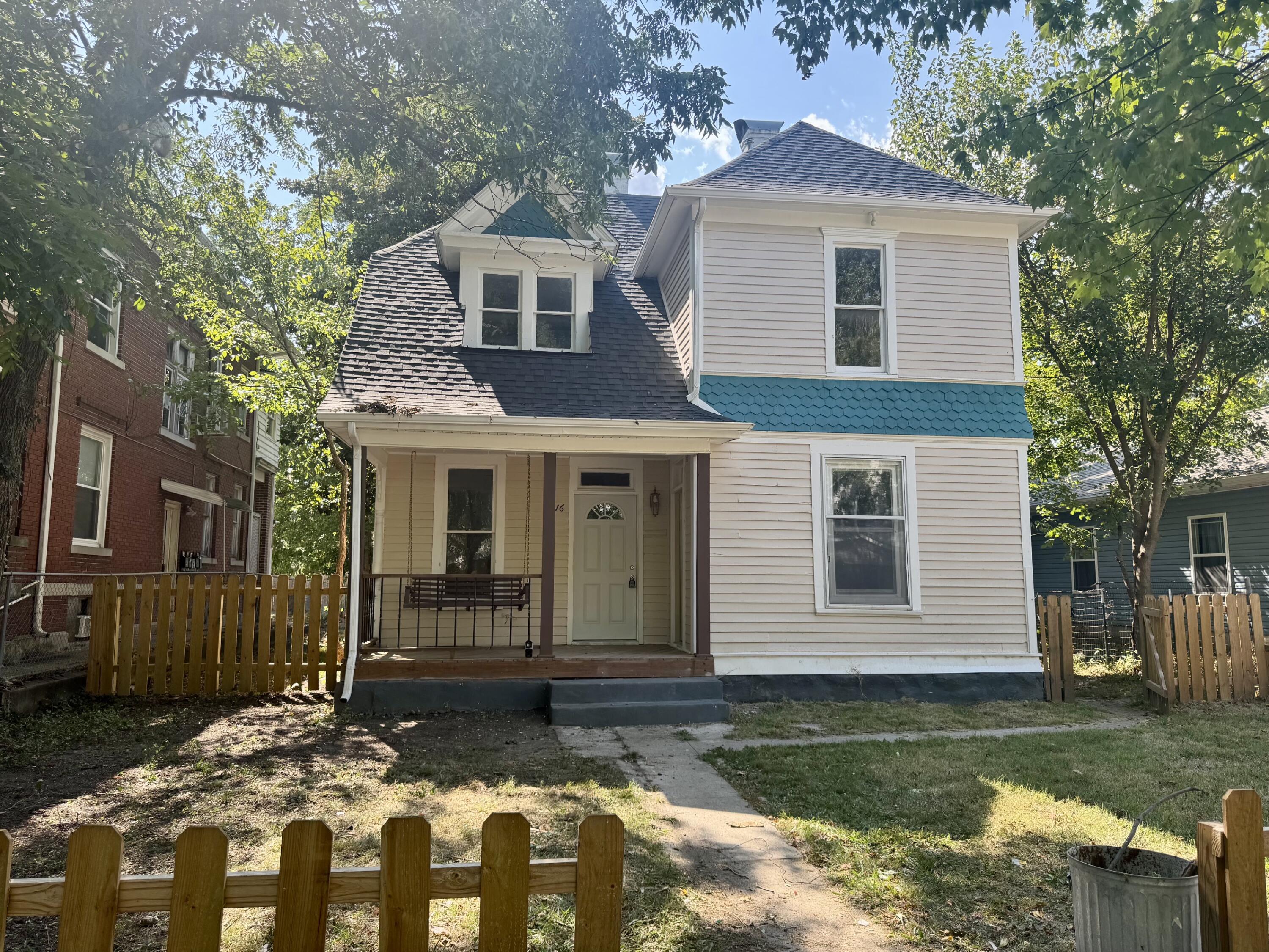 516 S Jackson 1