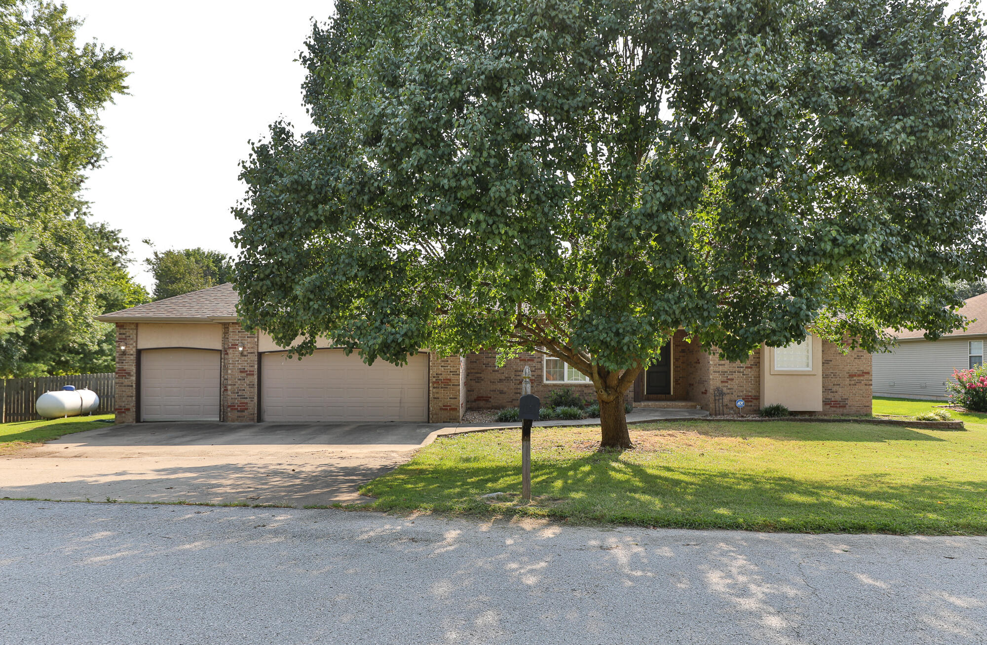 2098 N Preakness 1