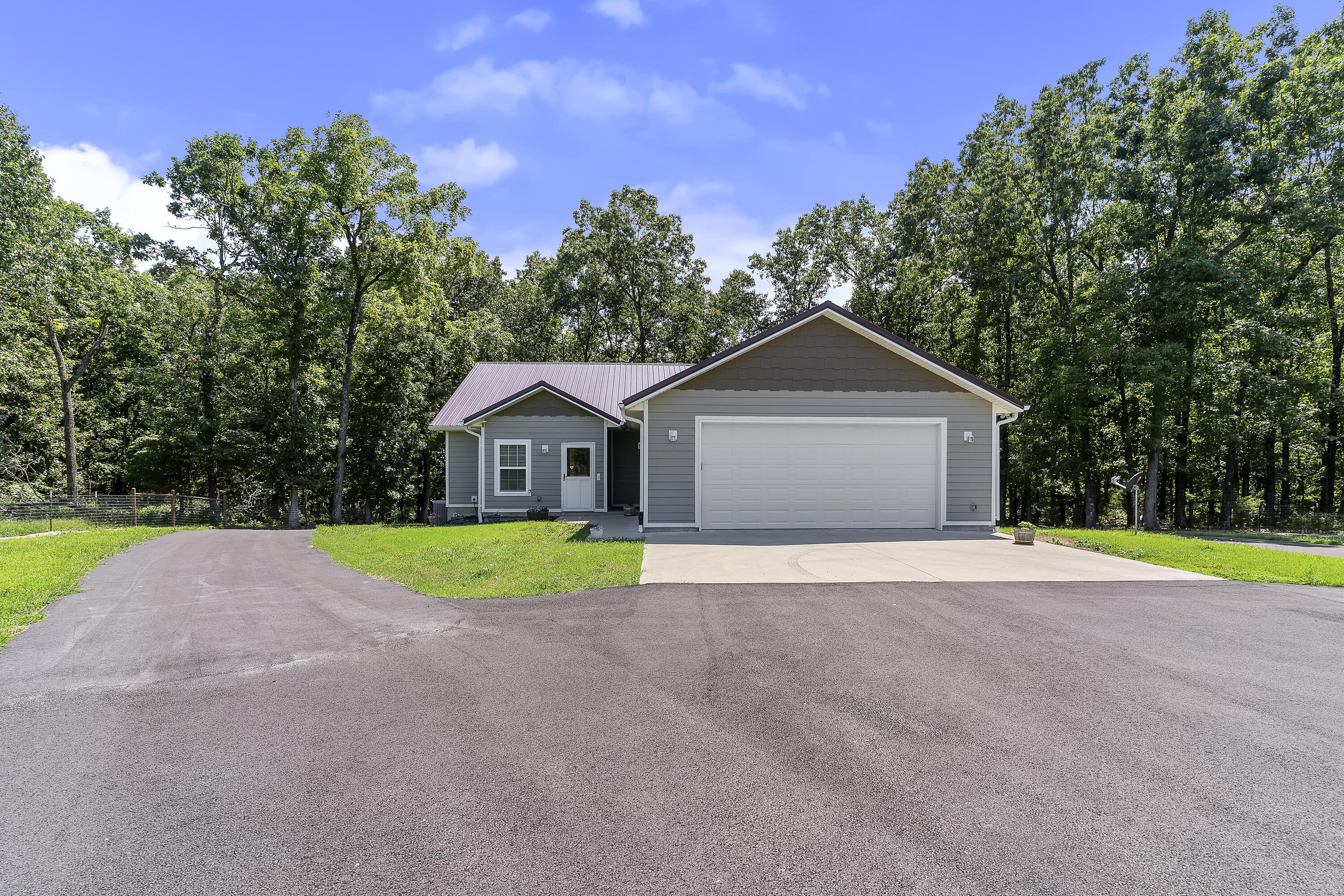 9318 E Farm Rd 112 1