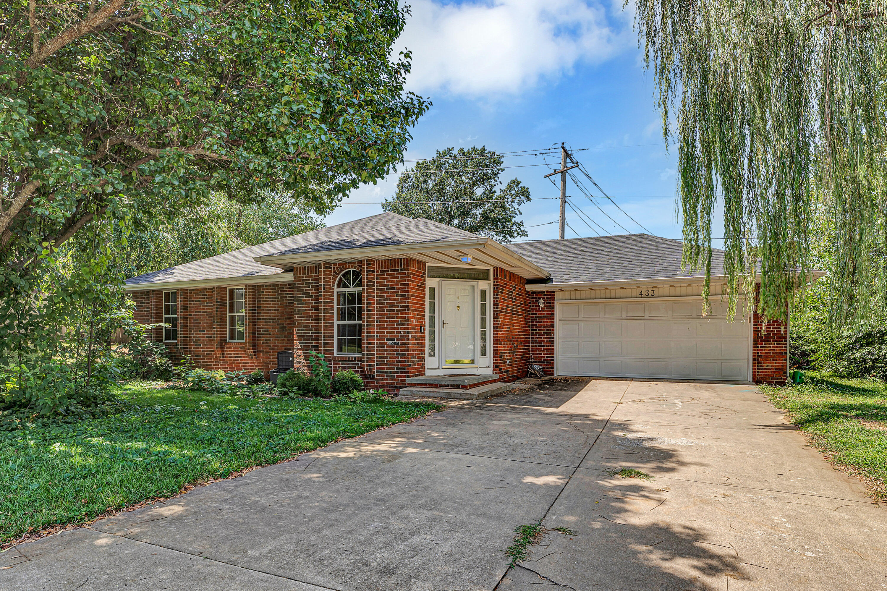 433 S Devonshire 1